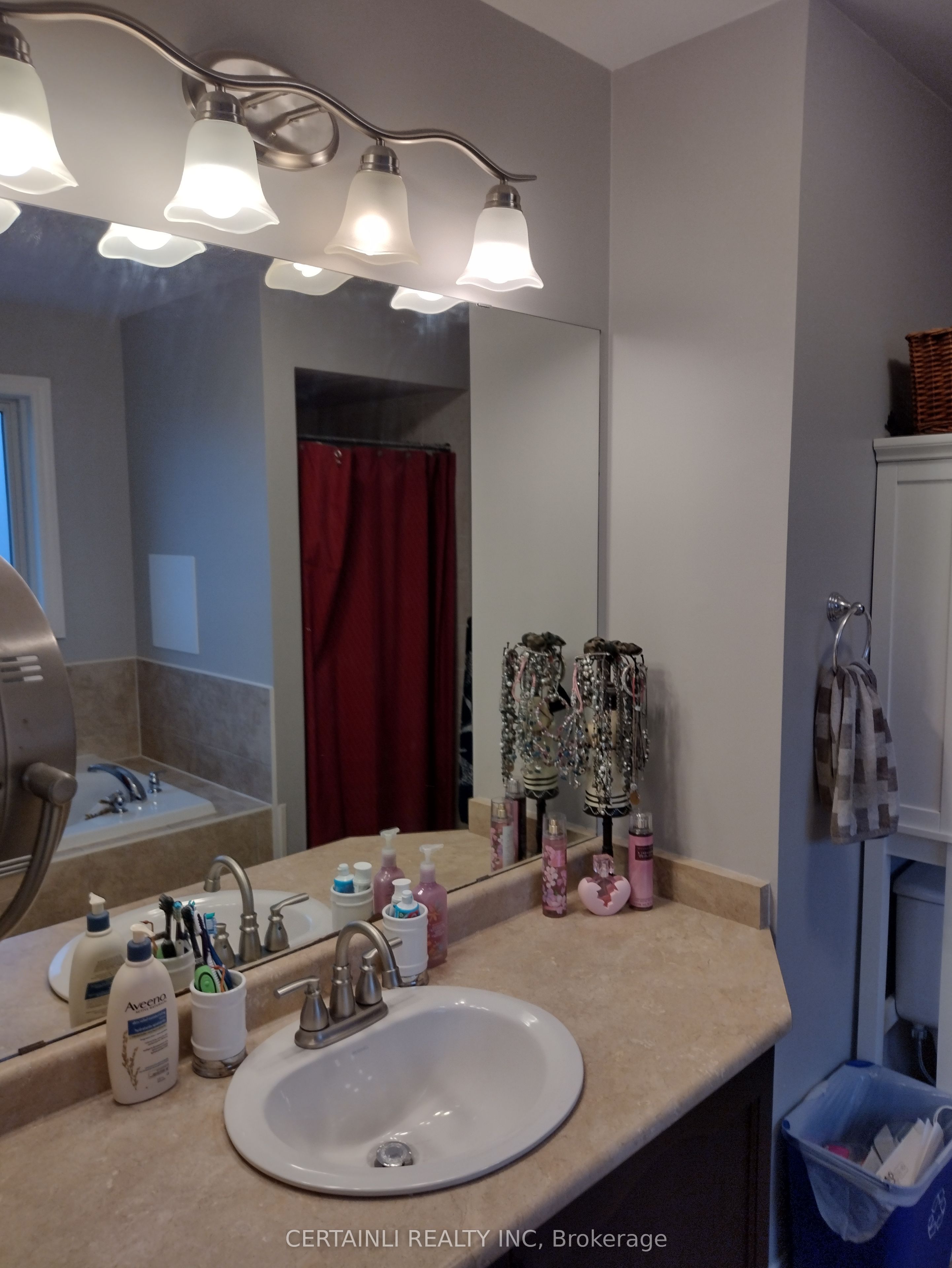 172 N Osborn Avenue N Property Photo 18