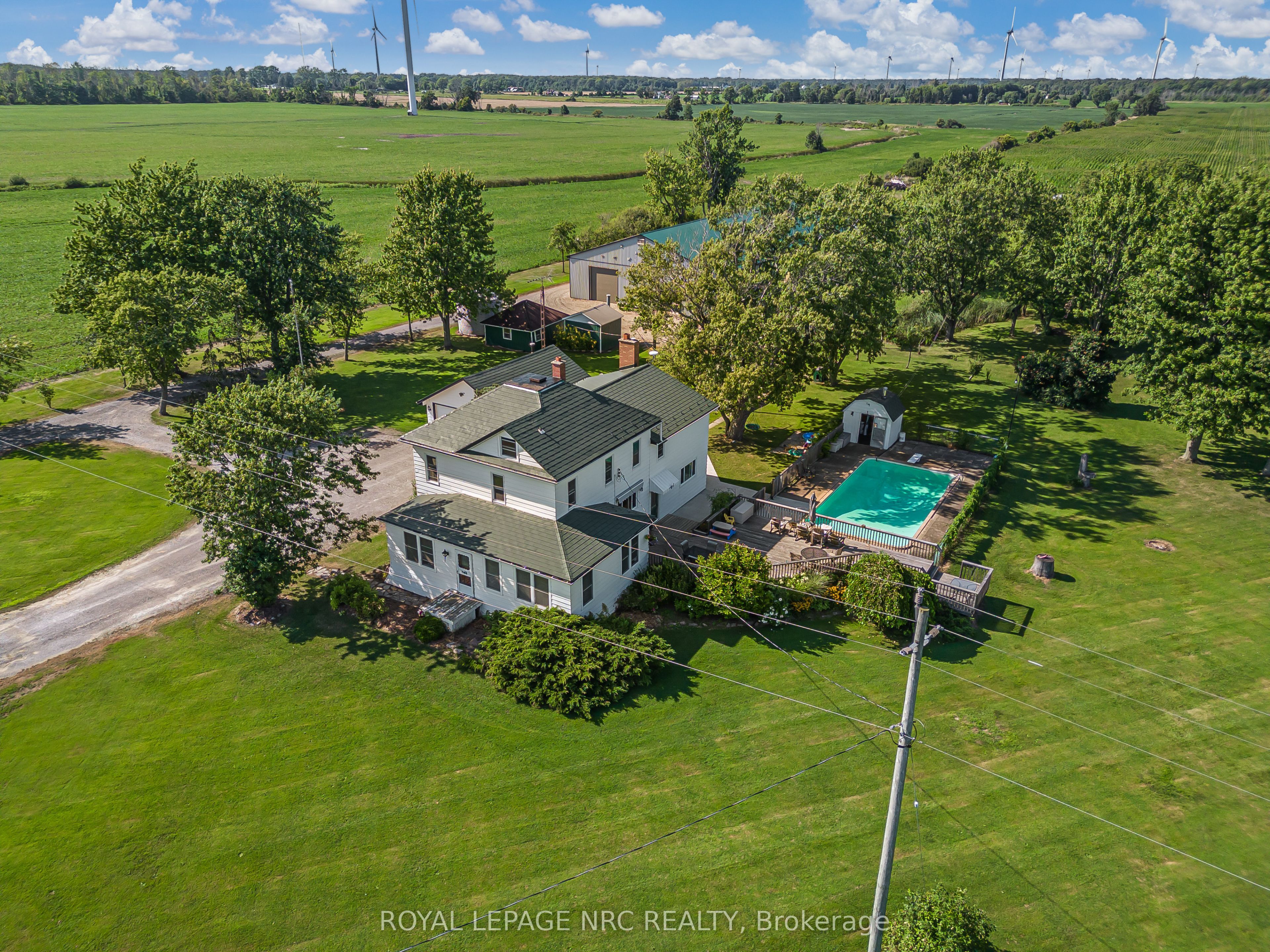 2225 North Shore Drive Property Photo 1