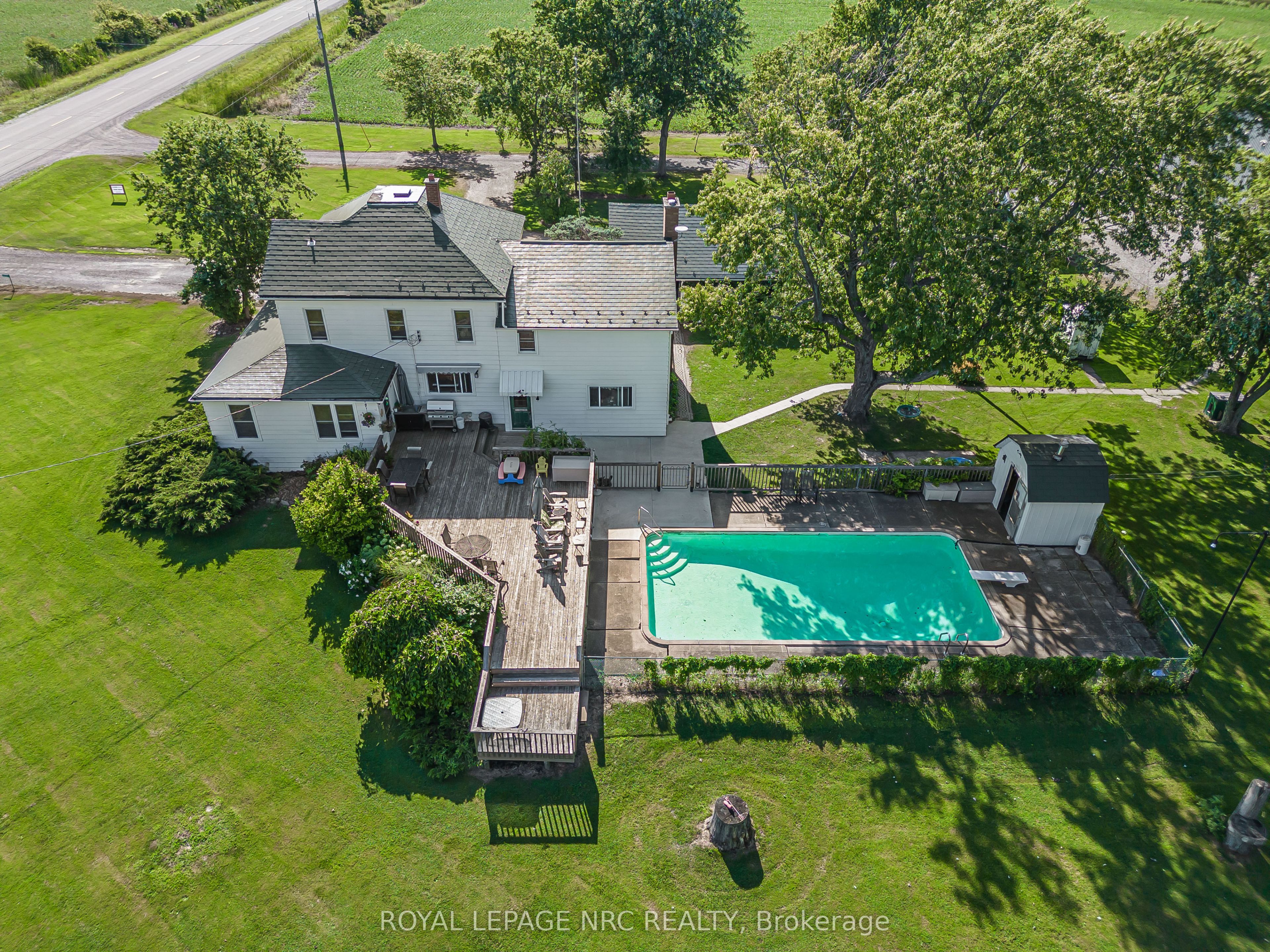 2225 North Shore Drive Property Photo 5