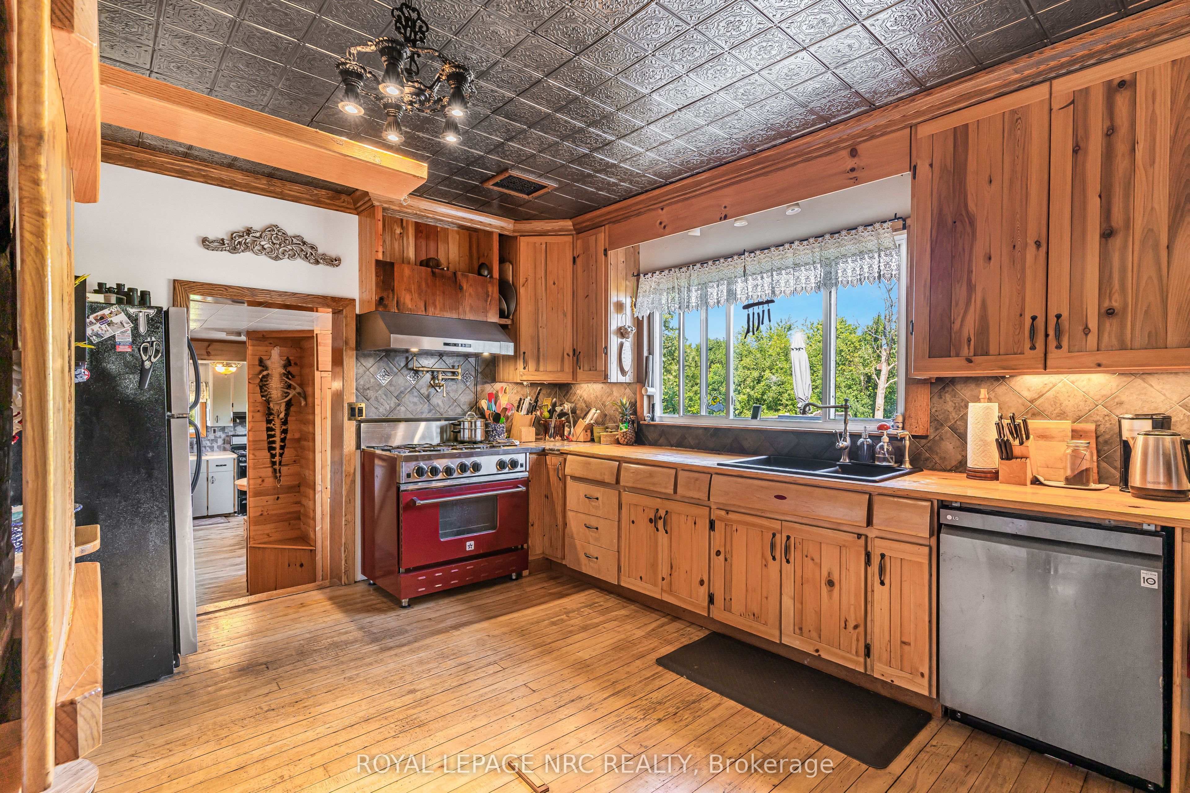 2225 North Shore Drive Property Photo 14