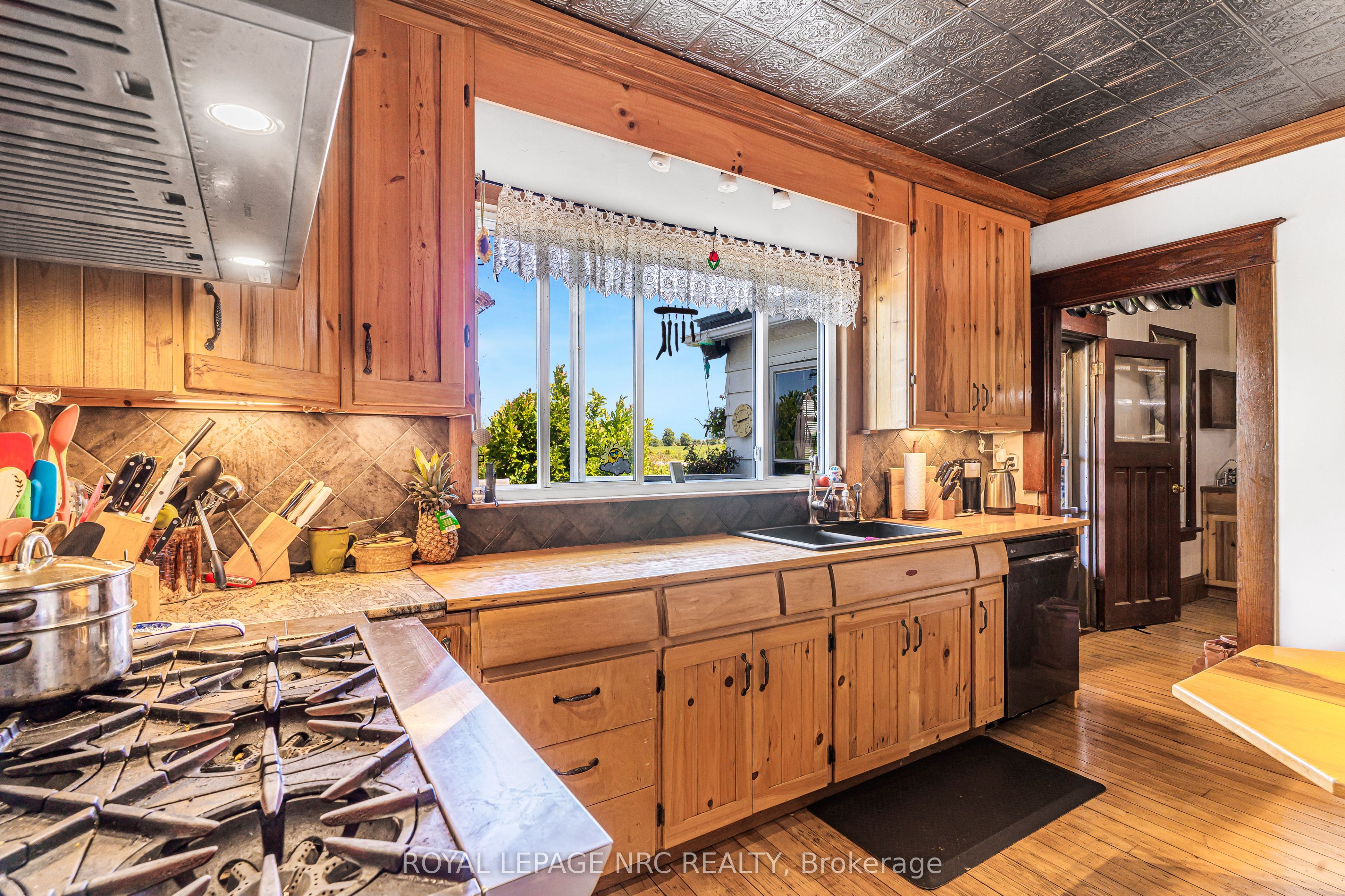 2225 North Shore Drive Property Photo 15