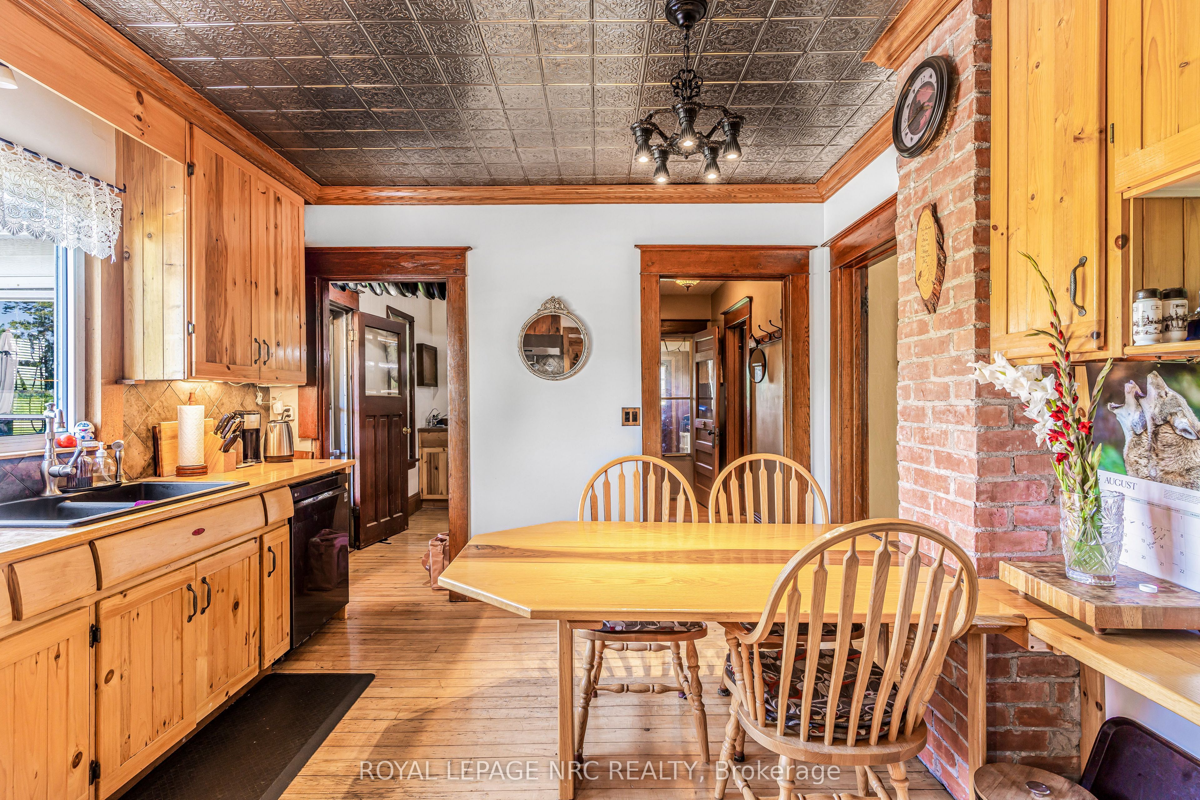 2225 North Shore Drive Property Photo 16