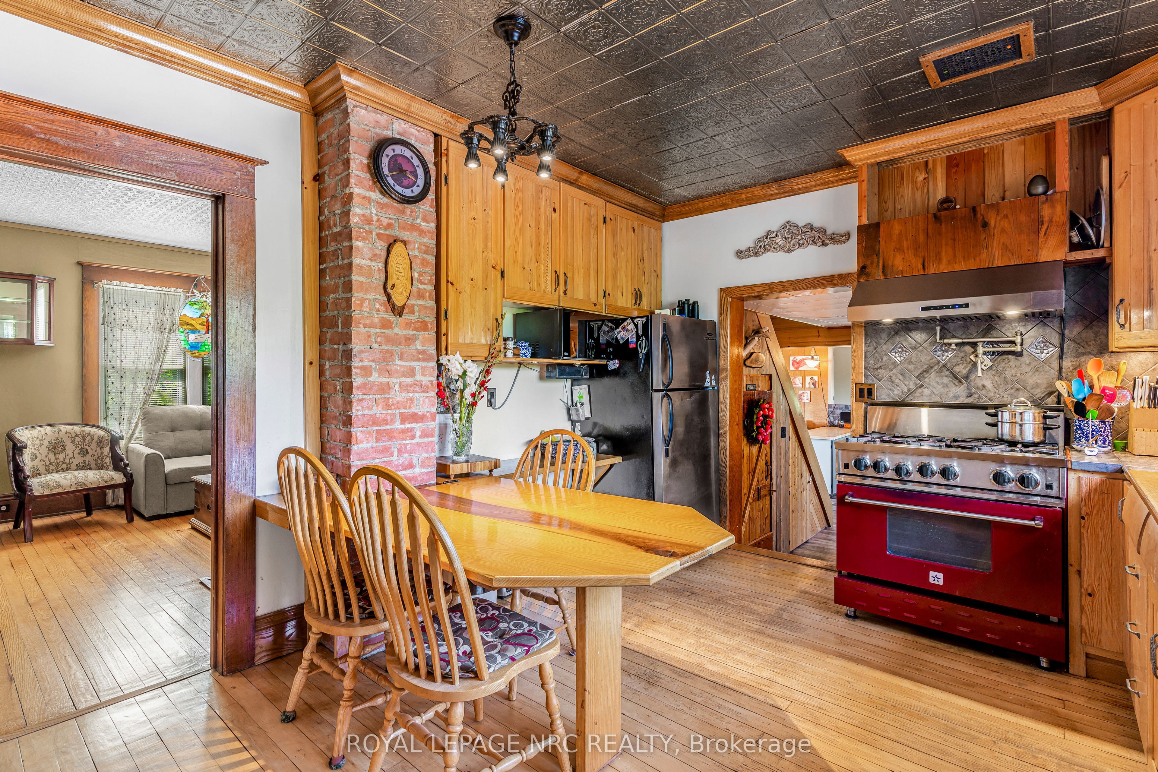 2225 North Shore Drive Property Photo 17