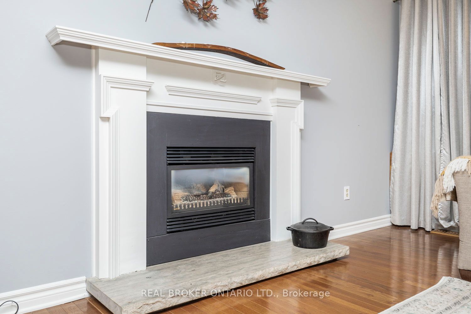 392 Country Street Property Photo 6