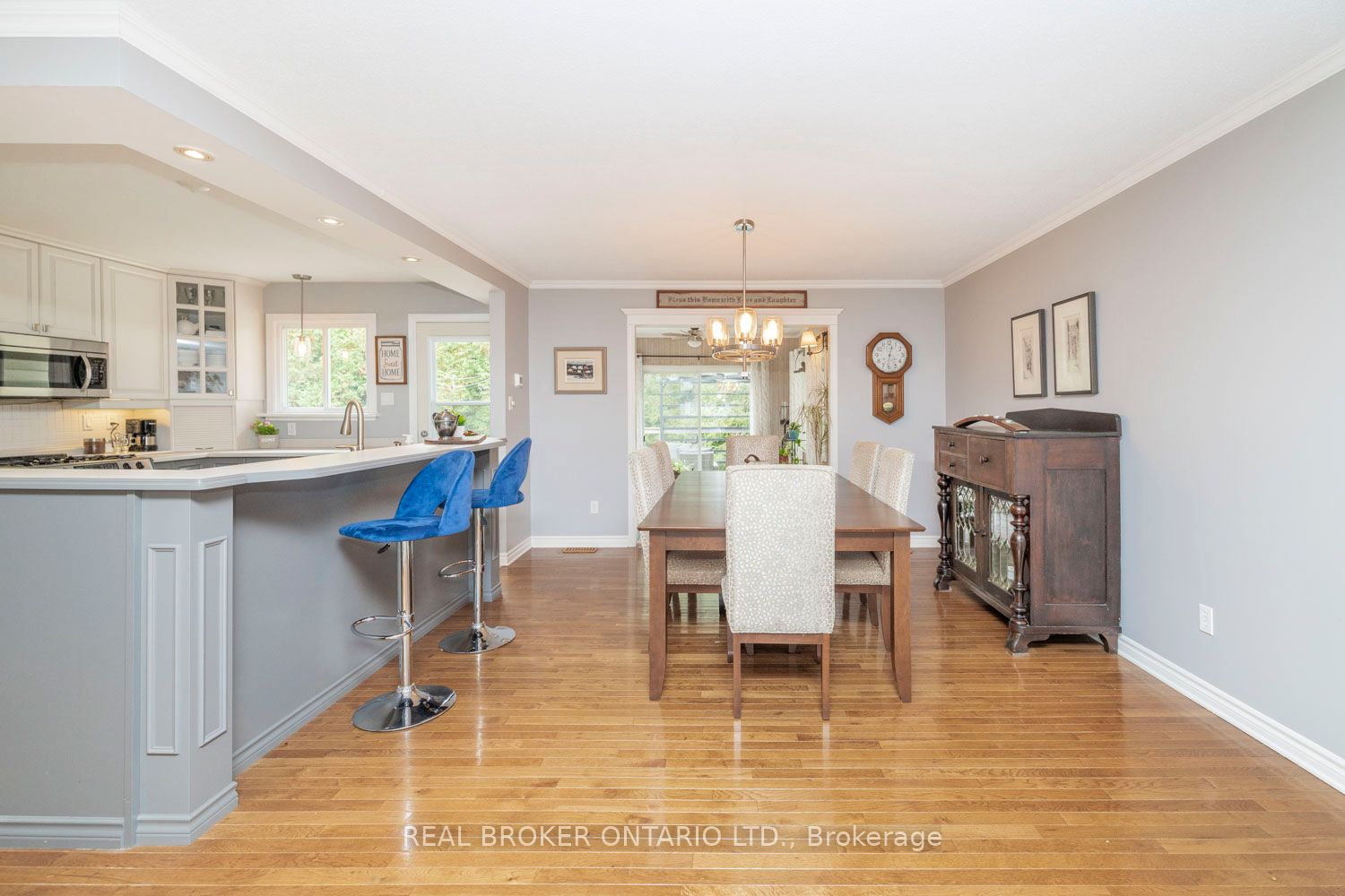 392 Country Street Property Photo 9