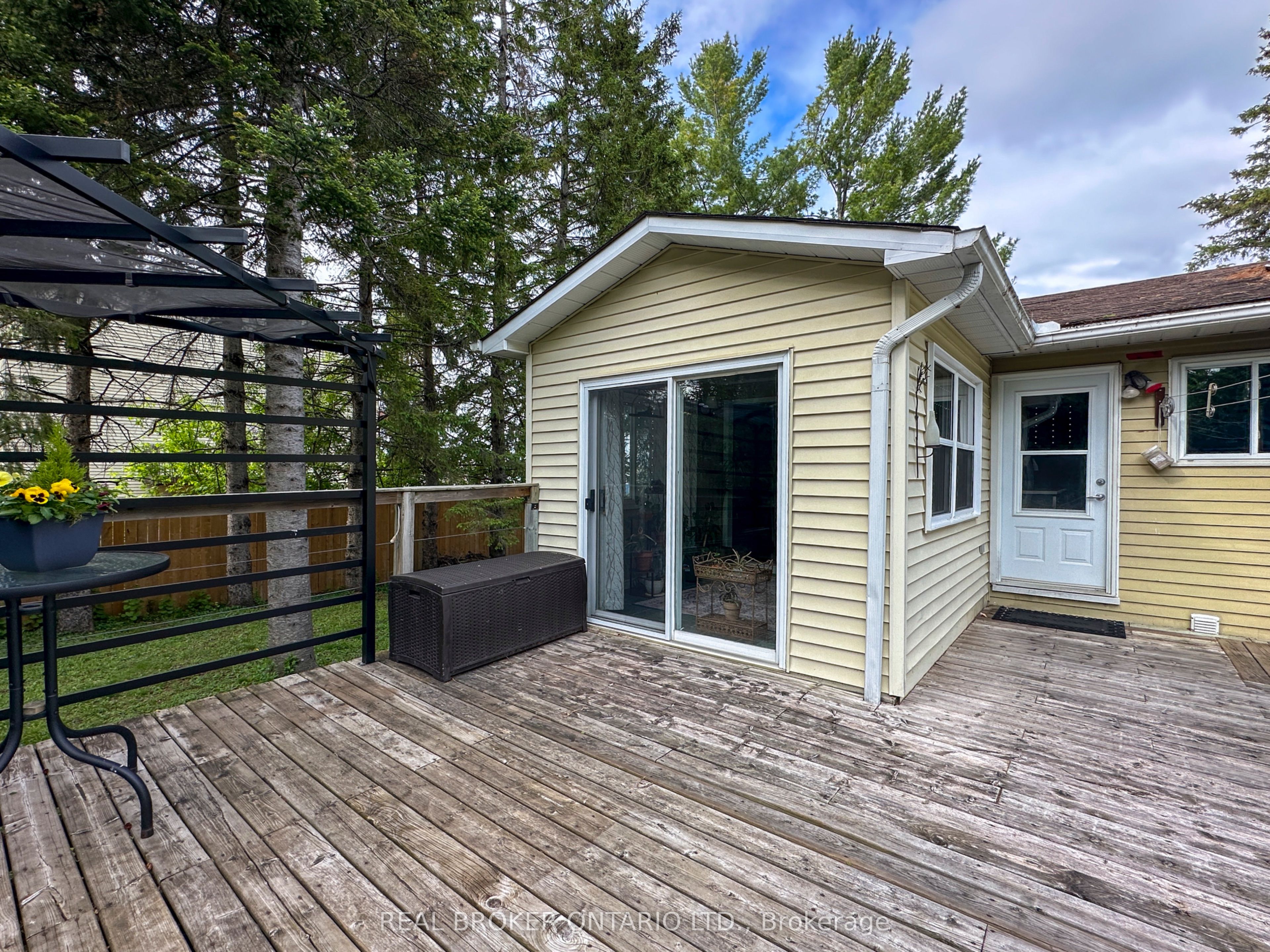 392 Country Street Property Photo 32