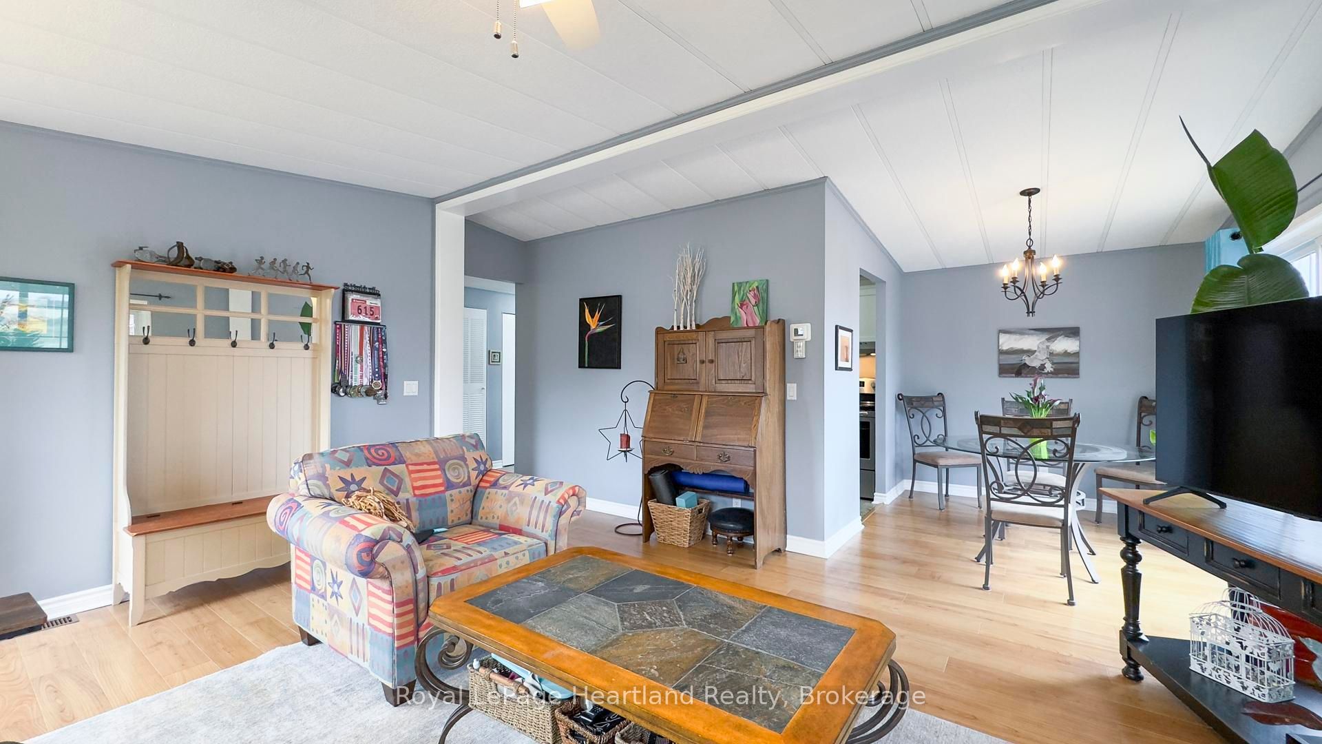 52 Algonquin Lane Property Photo 8
