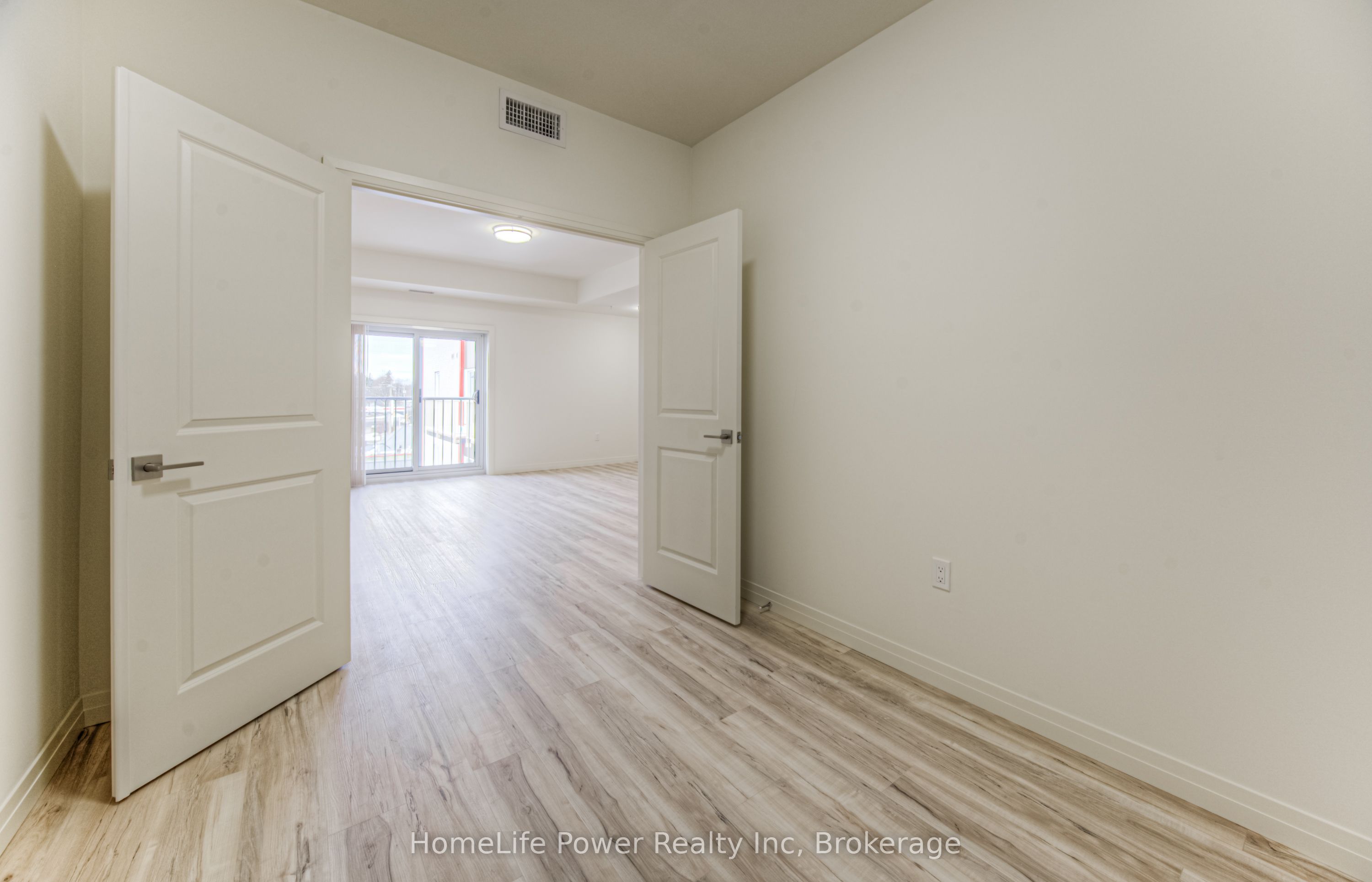 #414 - 301 Westmount Road Property Photo 19