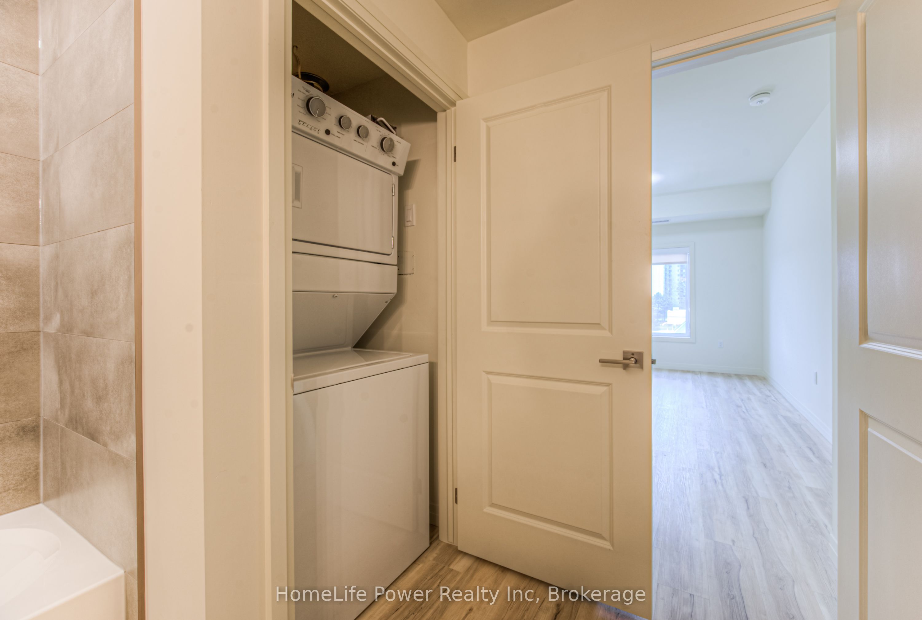#414 - 301 Westmount Road Property Photo 27