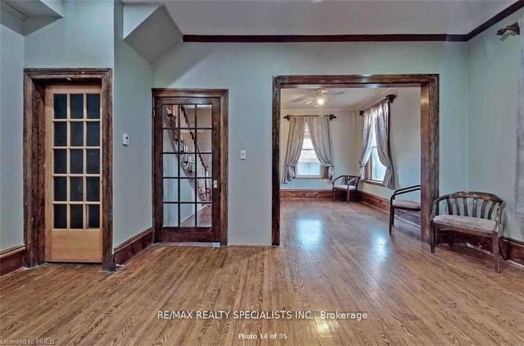 225 Dundas Street Property Photo 3