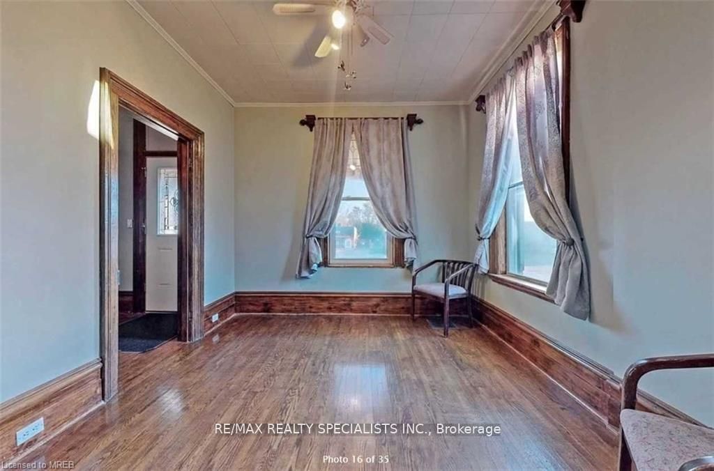 225 Dundas Street Property Photo 5