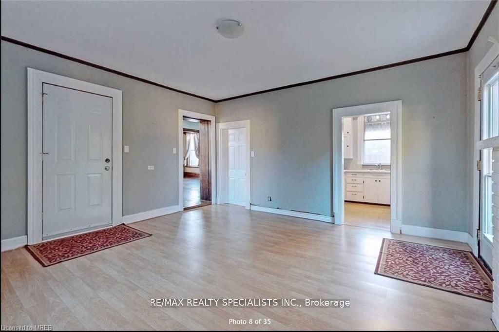 225 Dundas Street Property Photo 9