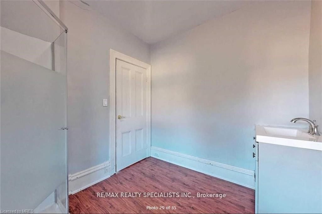 225 Dundas Street Property Photo 12
