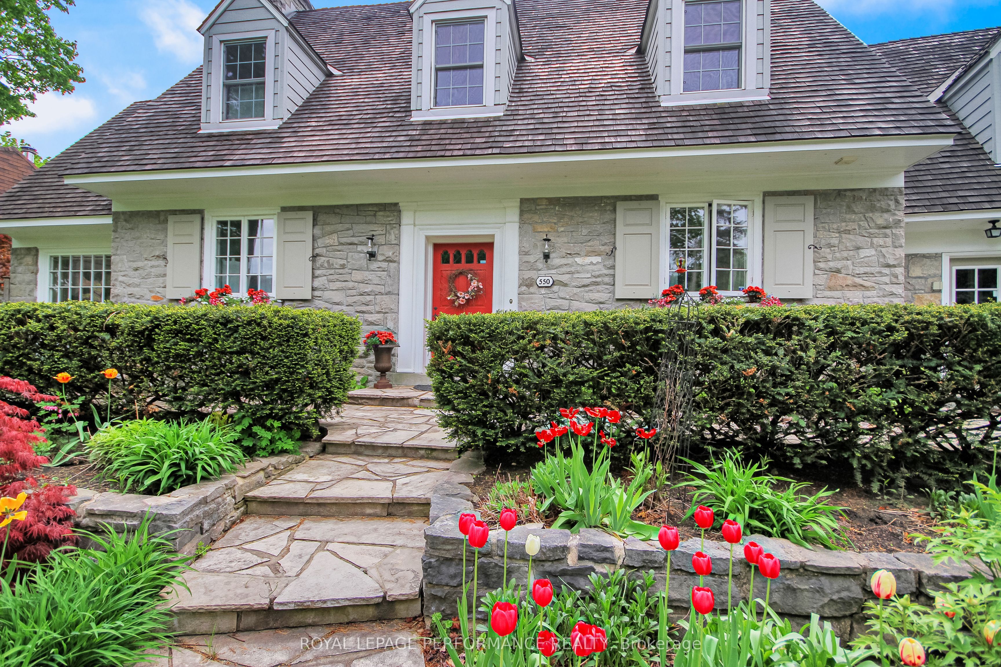 550 Piccadilly Avenue Property Photo 3