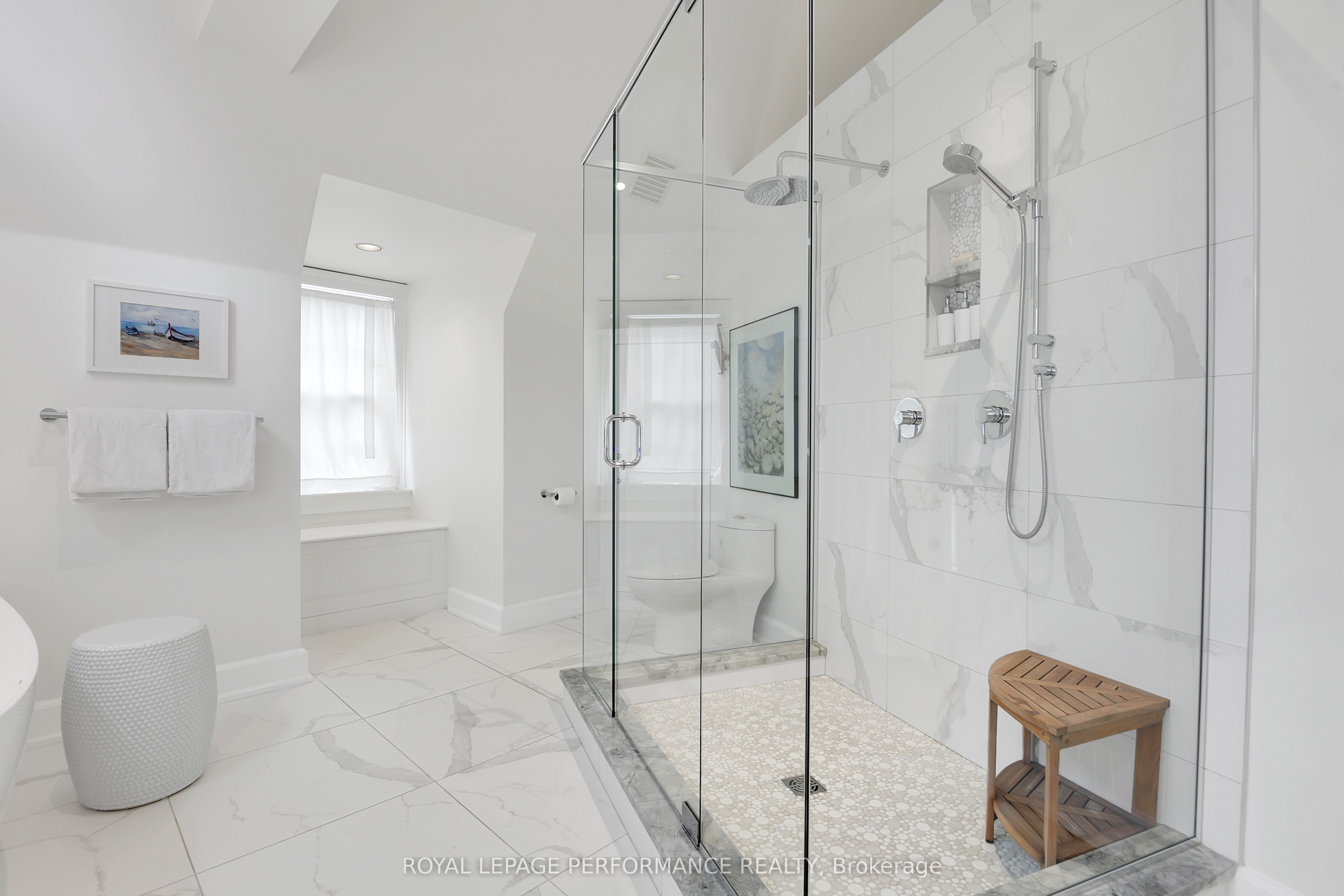 550 Piccadilly Avenue Property Photo 23