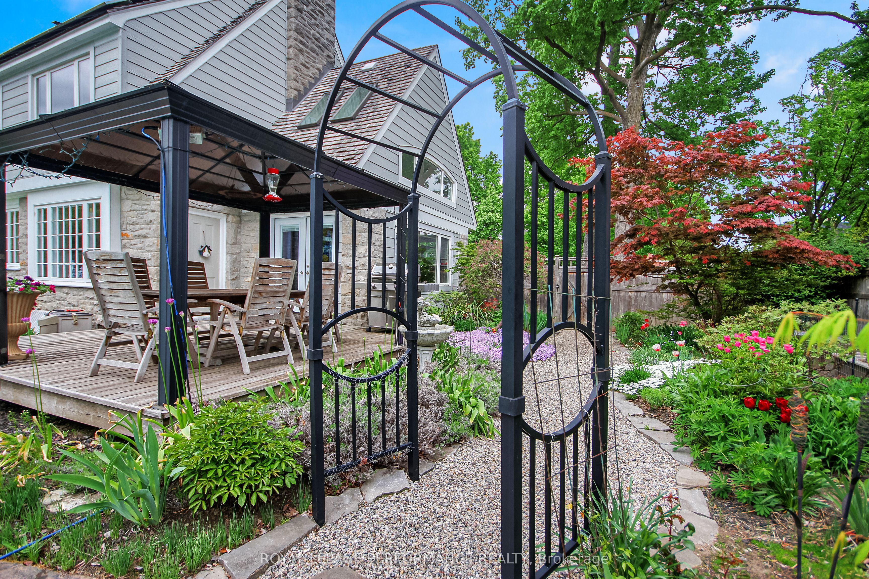 550 Piccadilly Avenue Property Photo 33