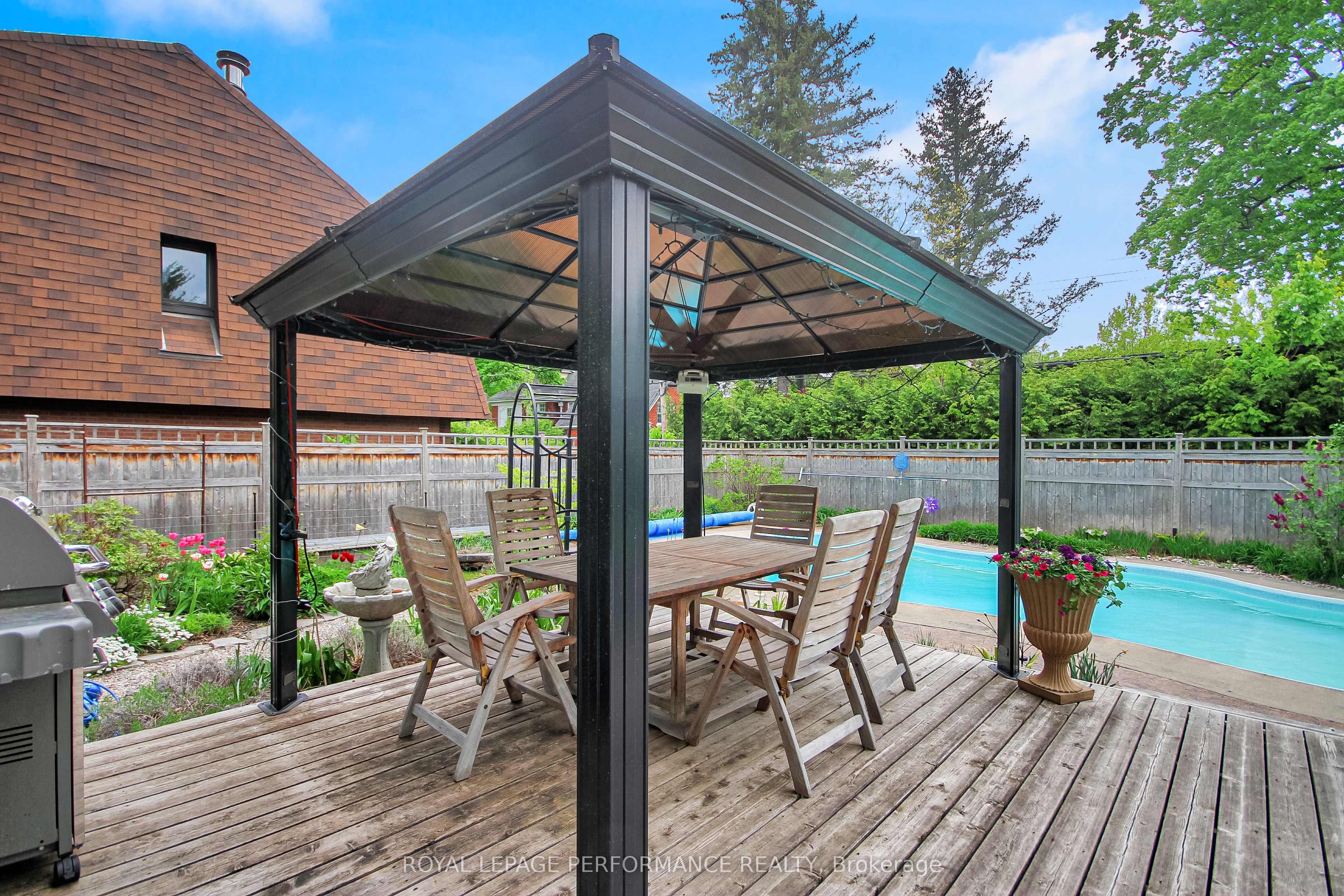 550 Piccadilly Avenue Property Photo 38