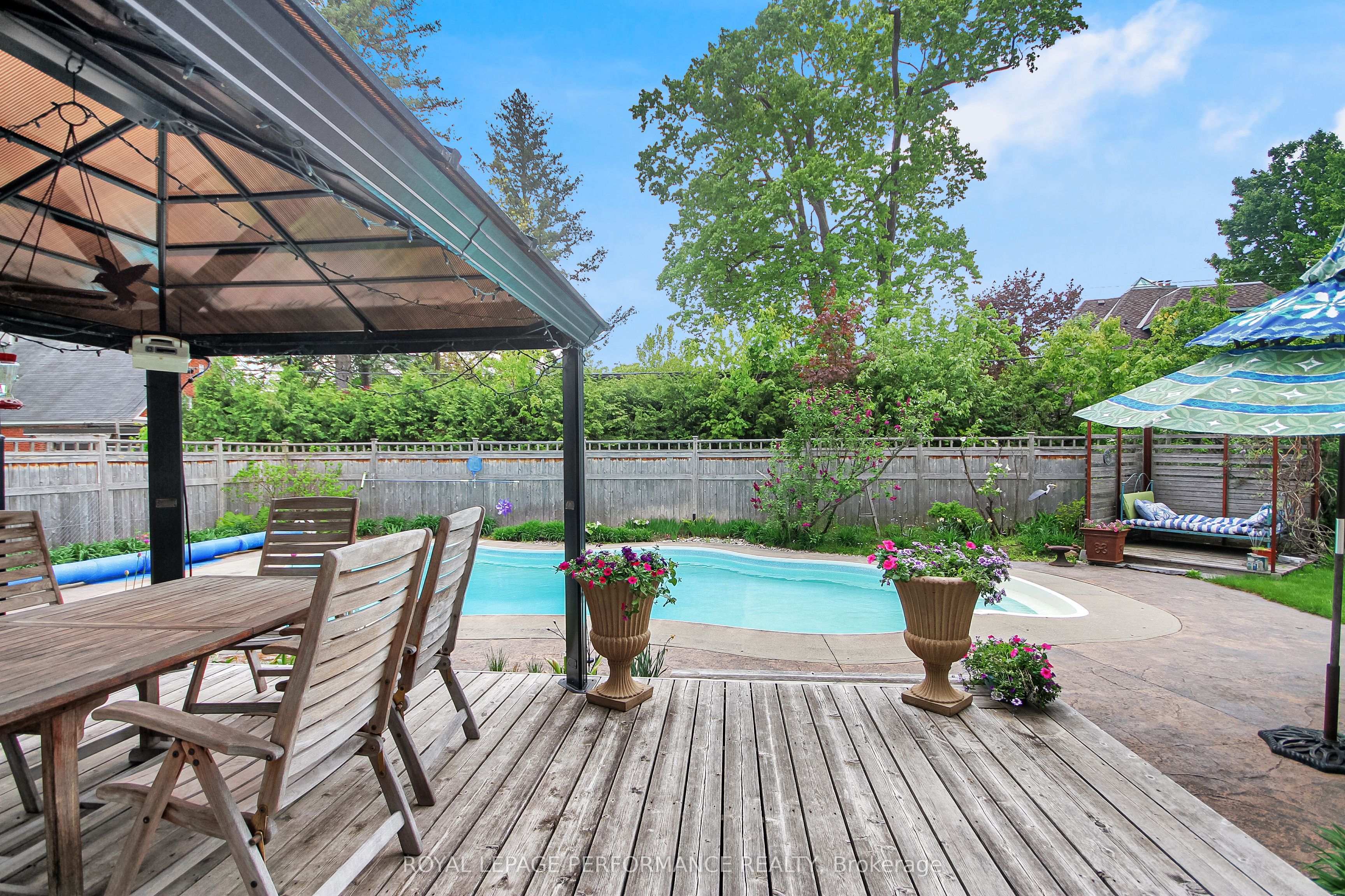 550 Piccadilly Avenue Property Photo 39