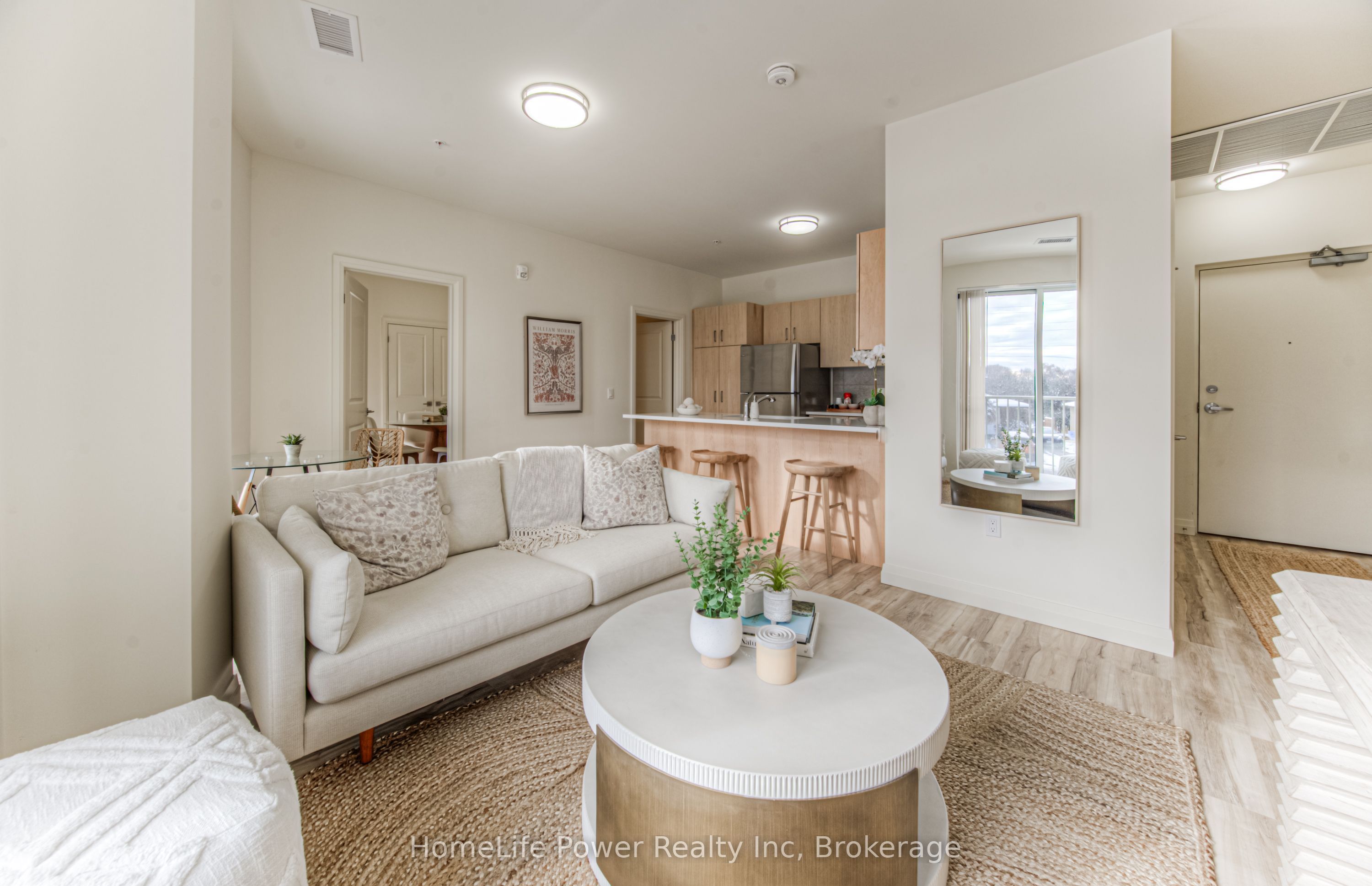 #g1 - 301 Westmount Road Property Photo 6
