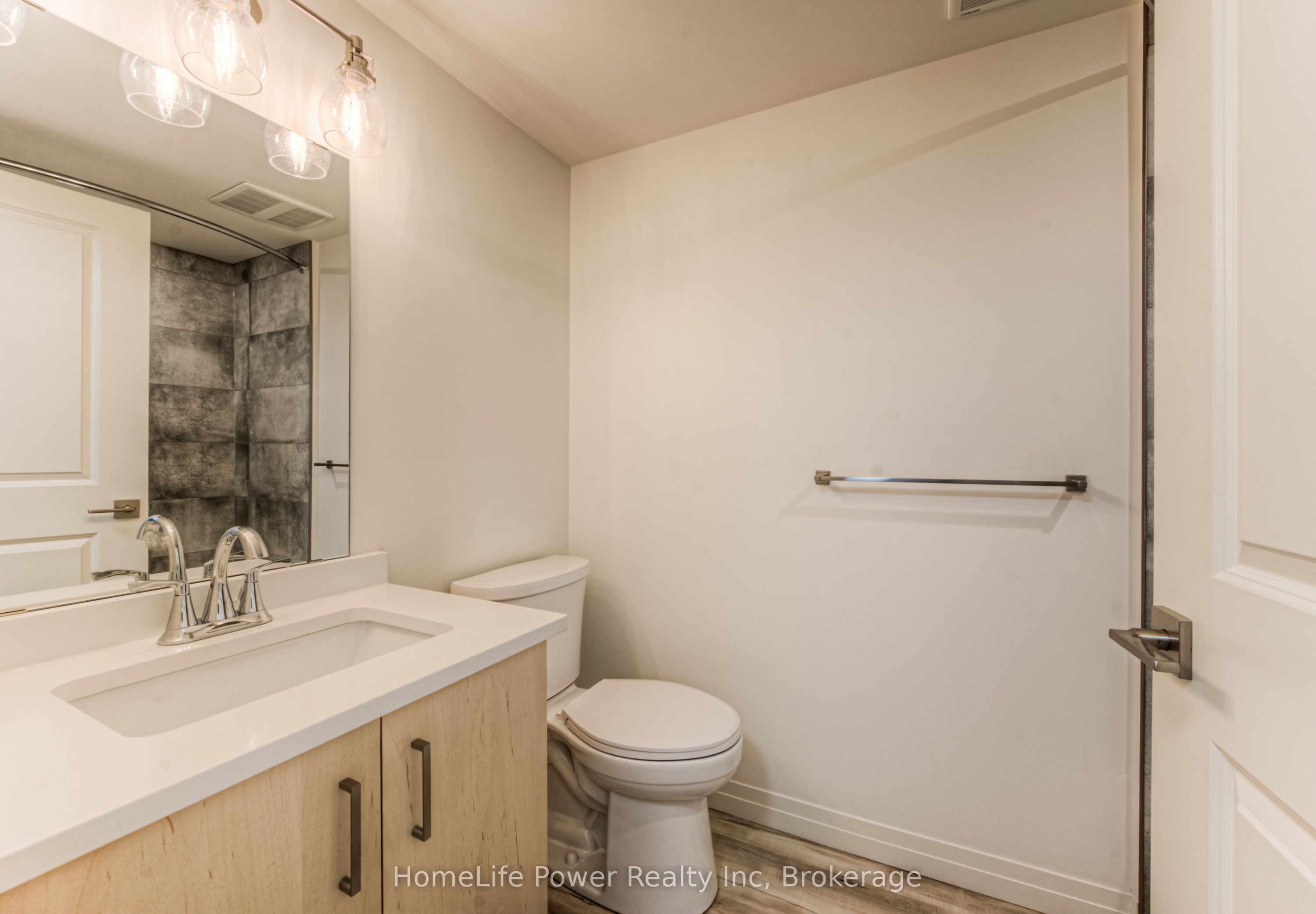 #g1 - 301 Westmount Road Property Photo 22