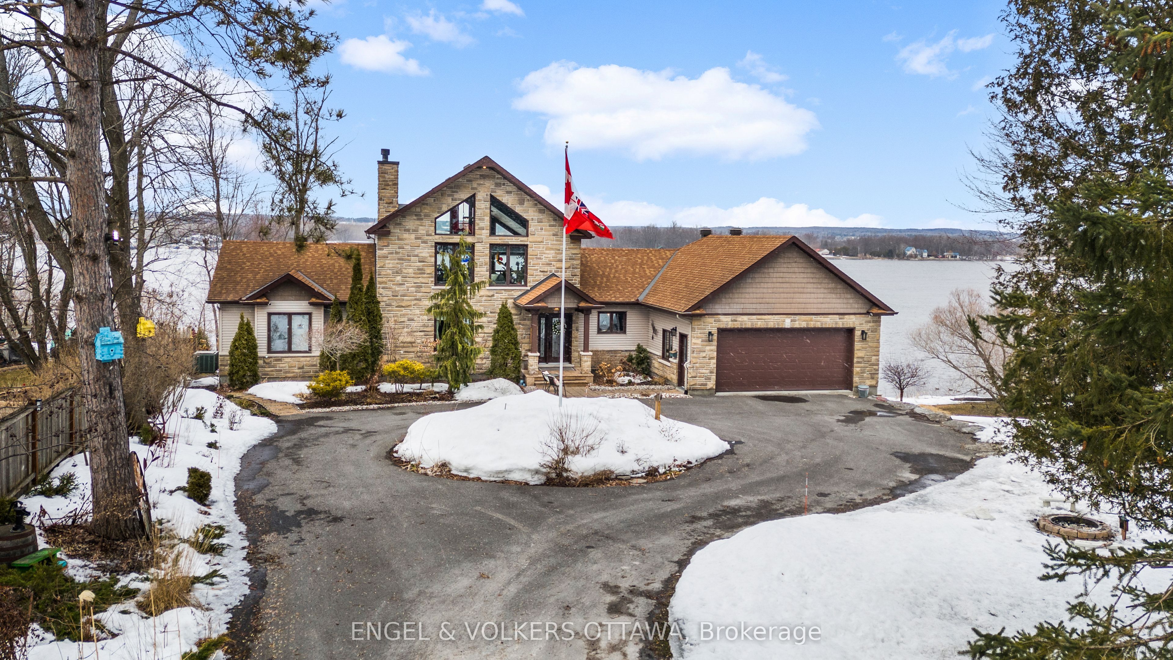 2613 Trans Canada Highway Property Photo