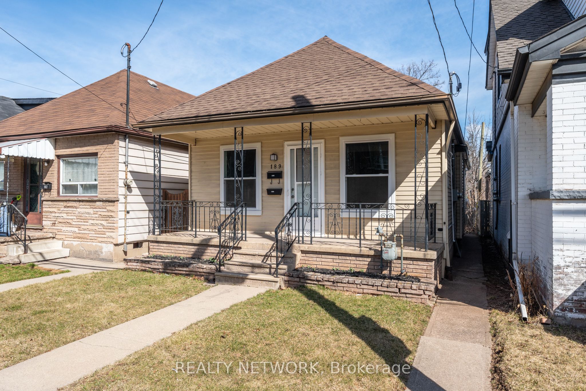 189 Britannia Ave Property Photo 2