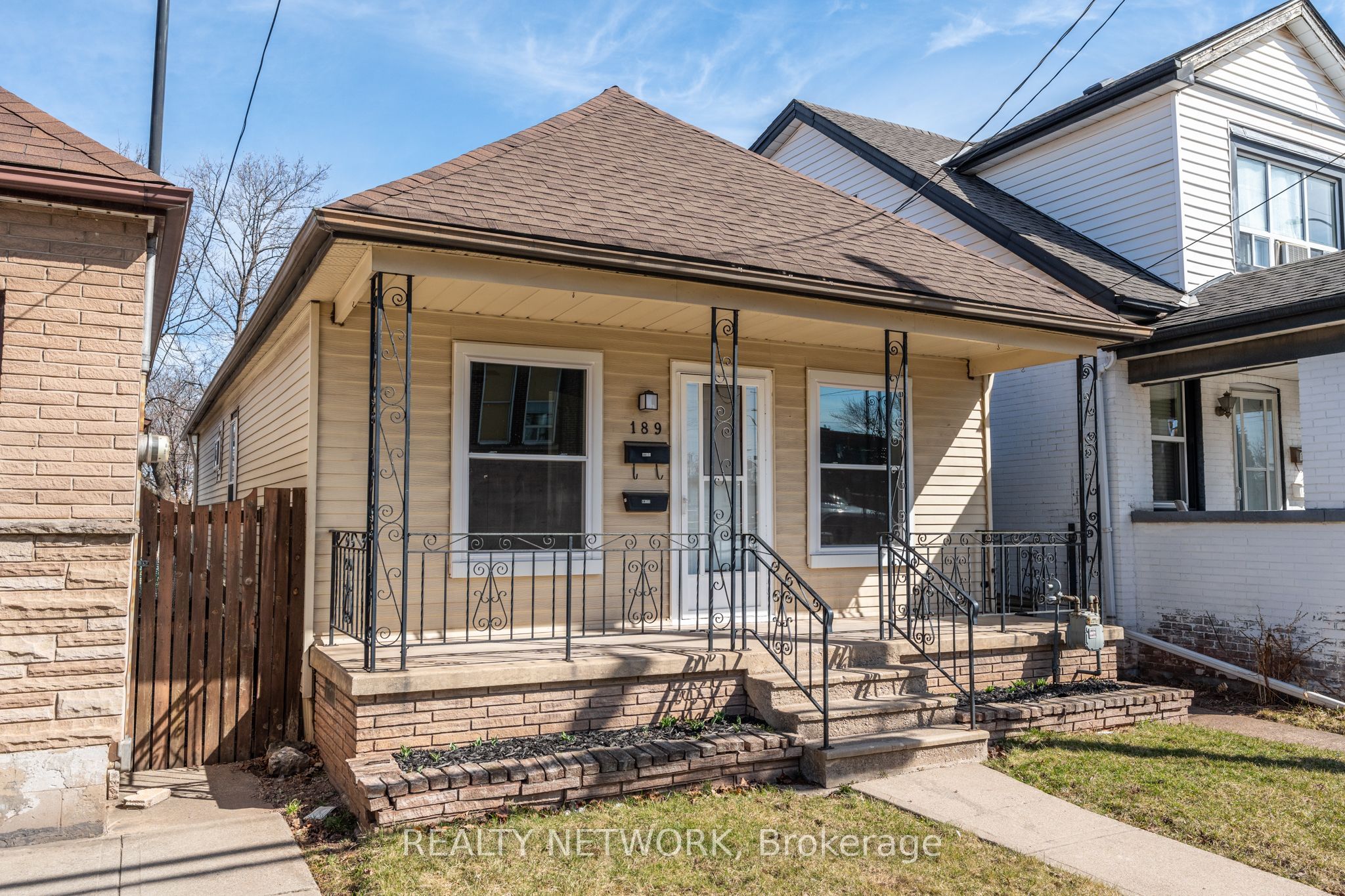 189 Britannia Ave Property Photo 3