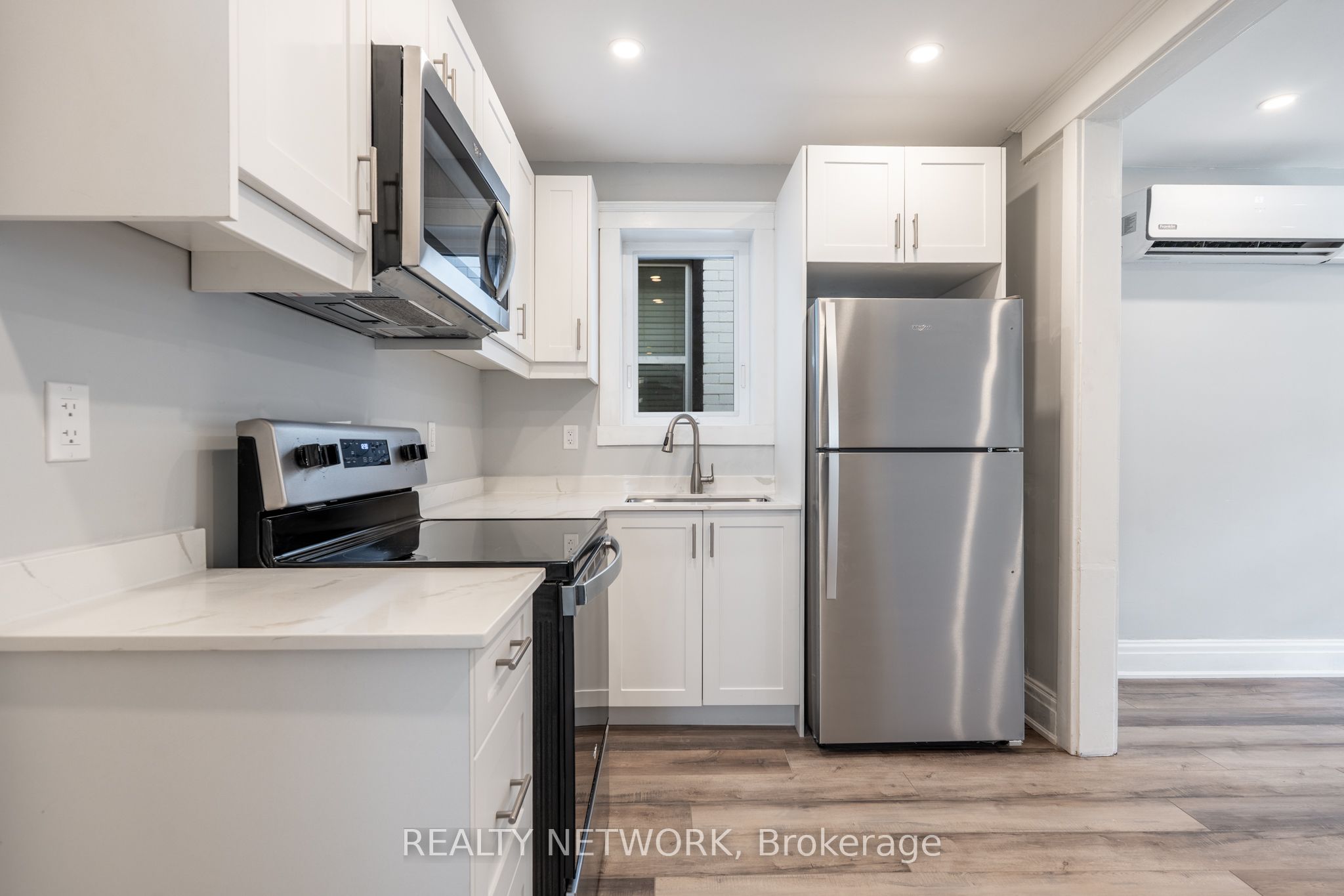 189 Britannia Ave Property Photo 10