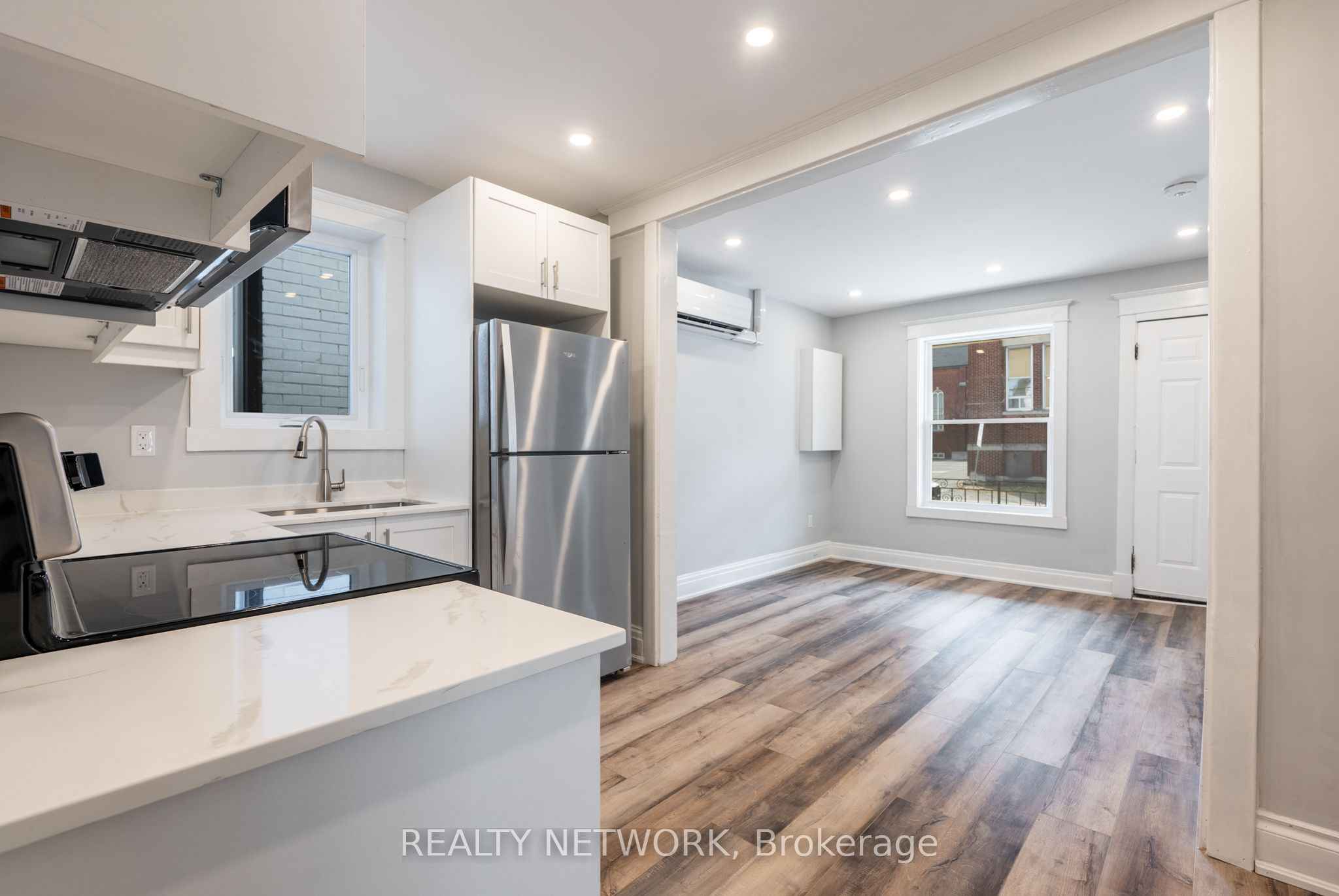 189 Britannia Ave Property Photo 12