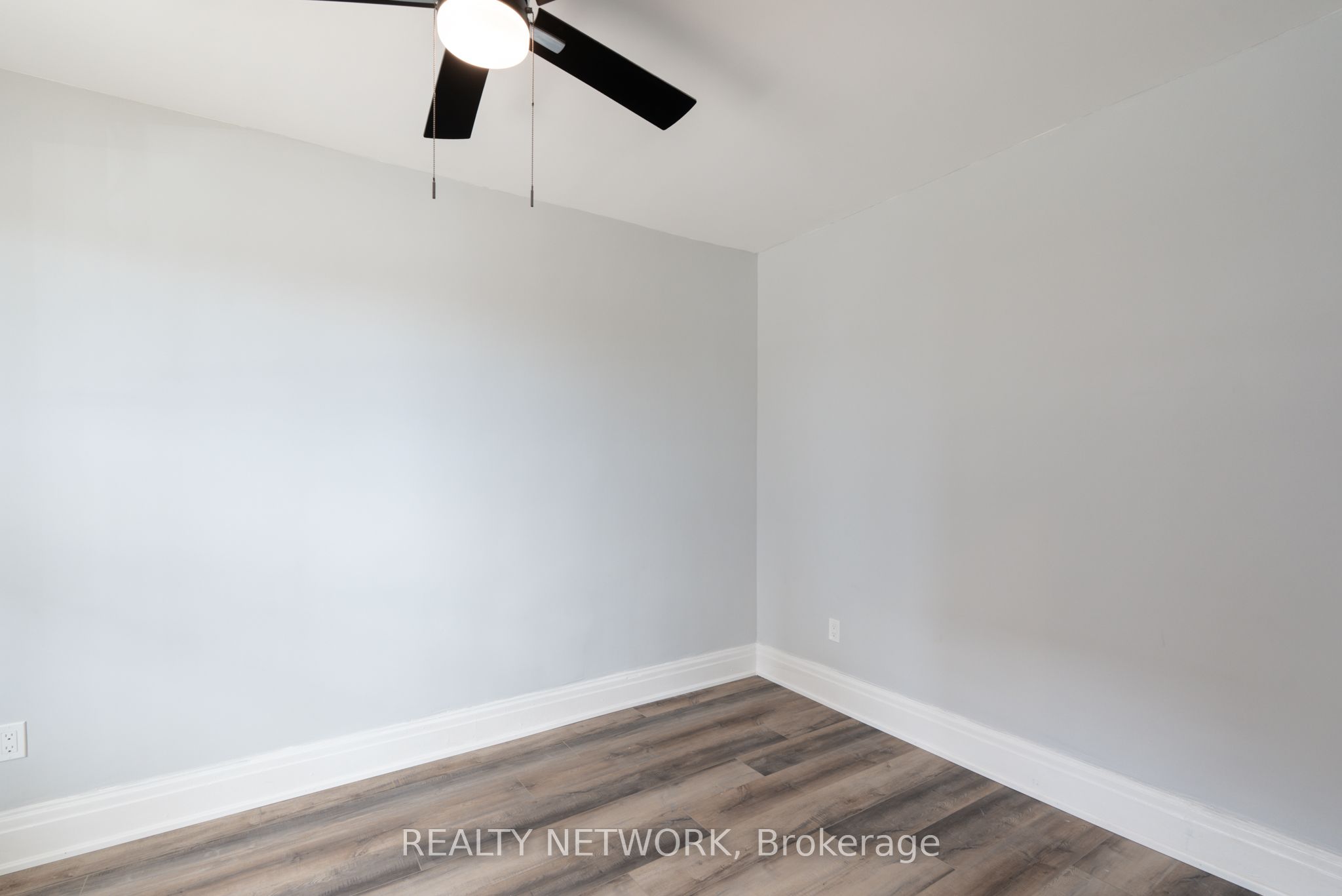 189 Britannia Ave Property Photo 13