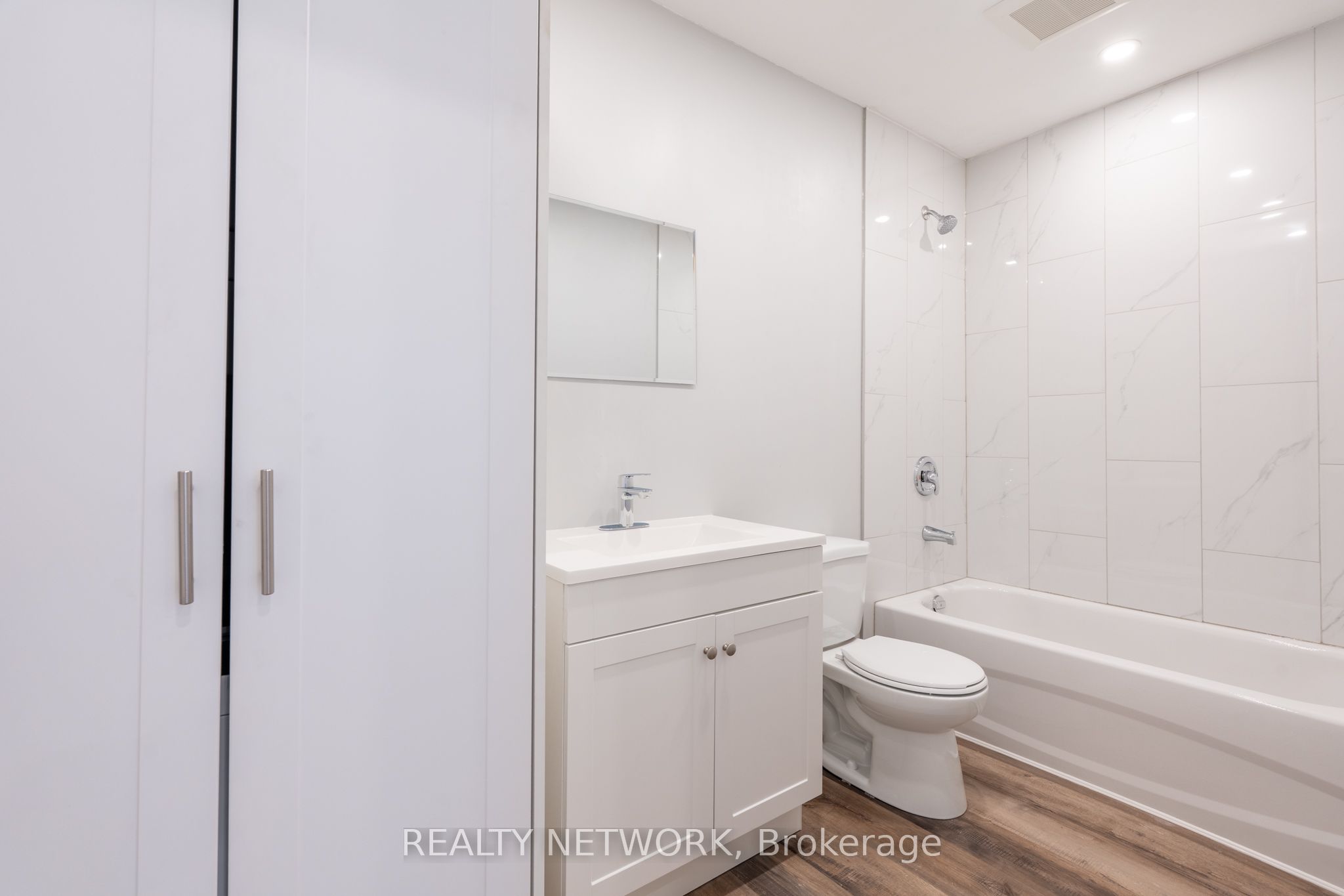 189 Britannia Ave Property Photo 17