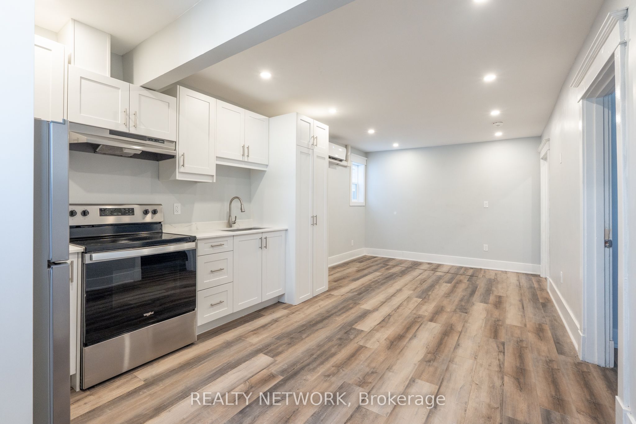 189 Britannia Ave Property Photo 24