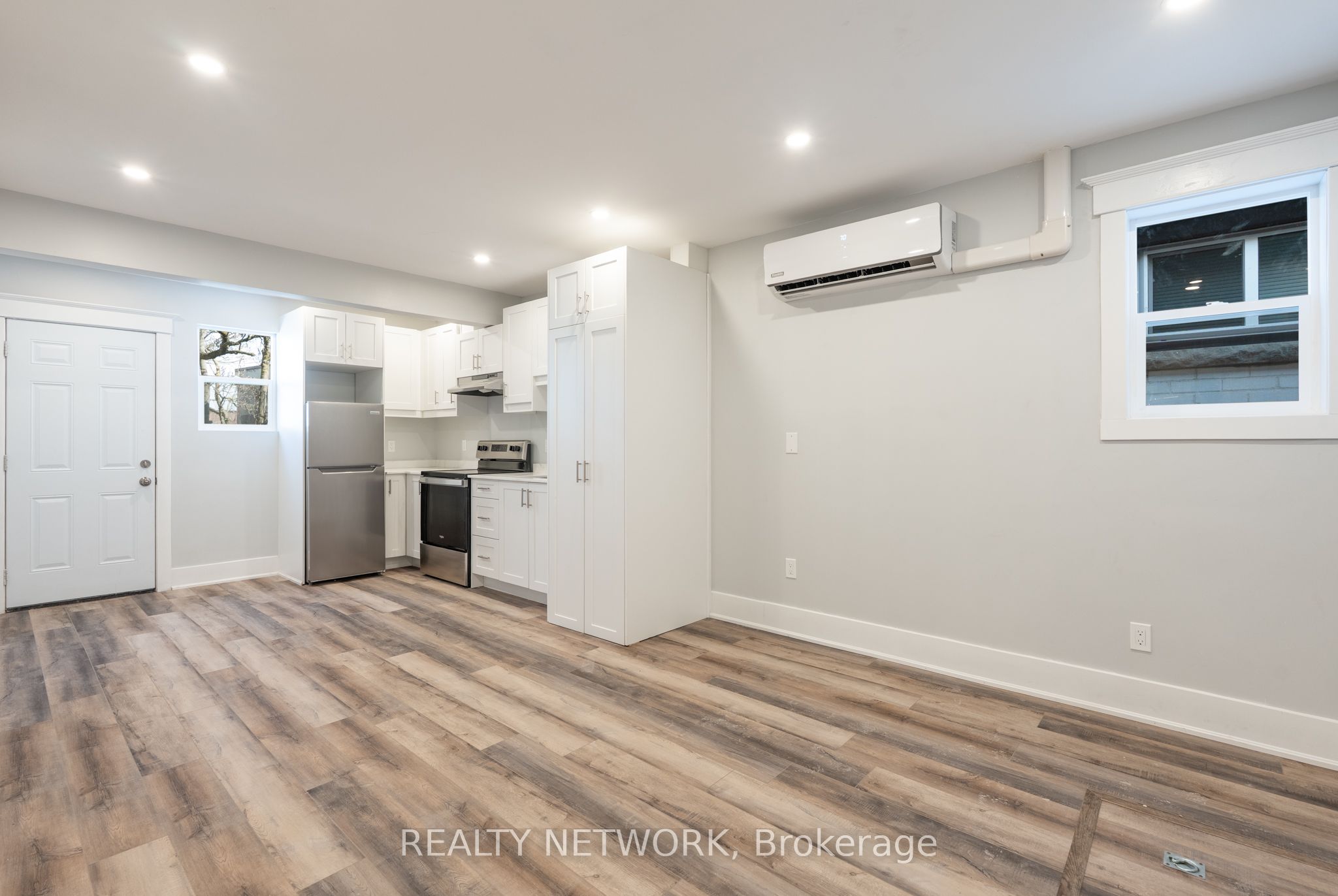 189 Britannia Ave Property Photo 26