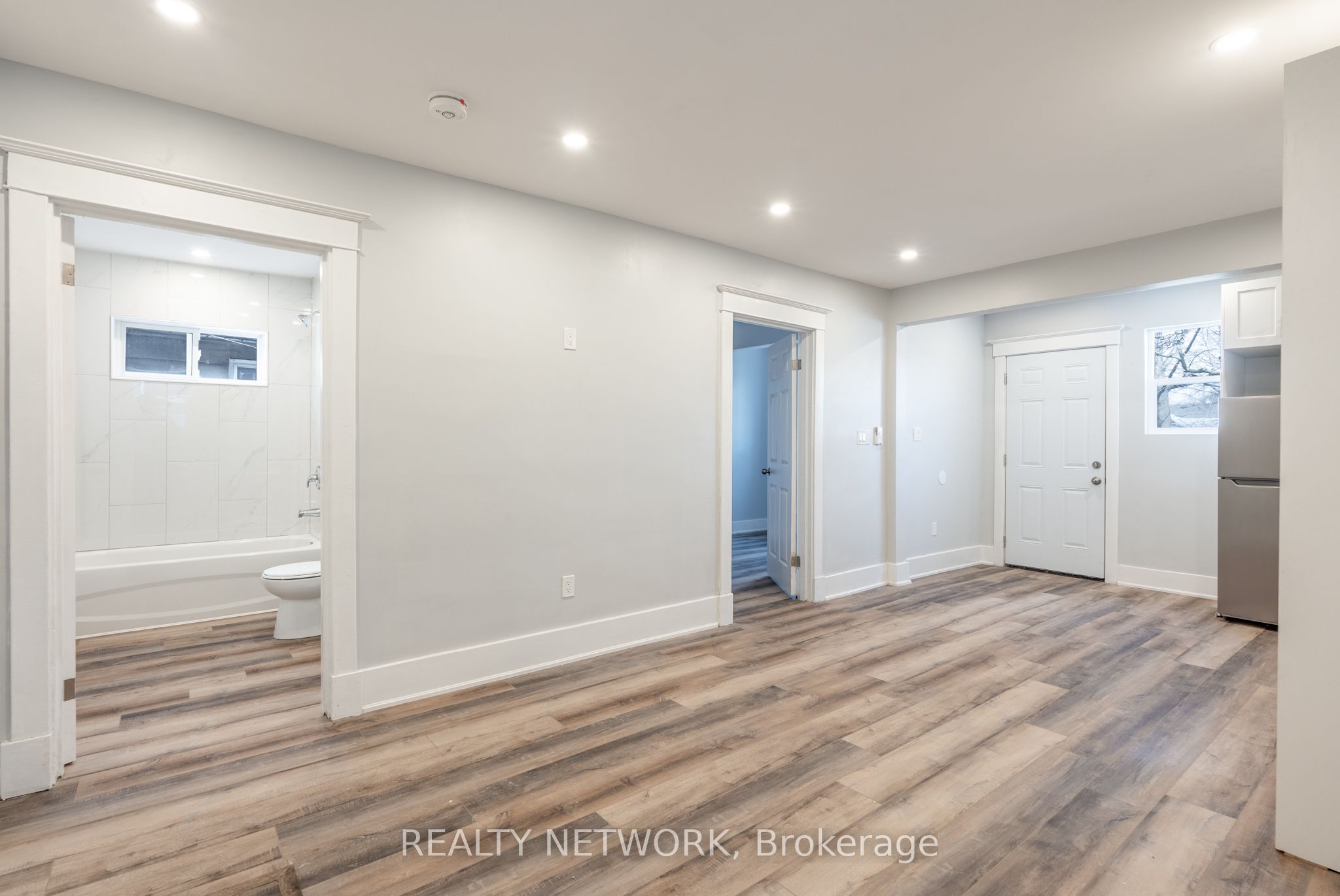 189 Britannia Ave Property Photo 28