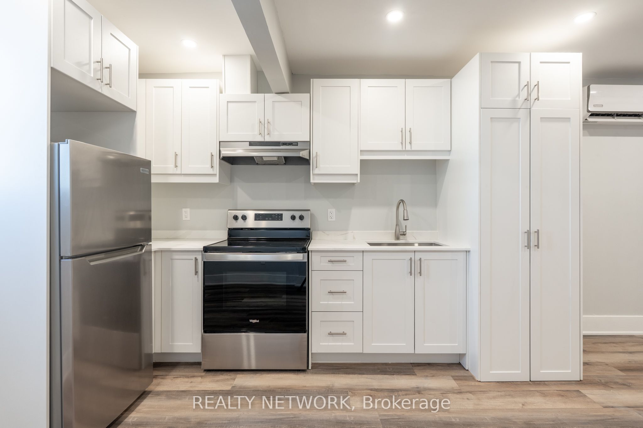 189 Britannia Ave Property Photo 31