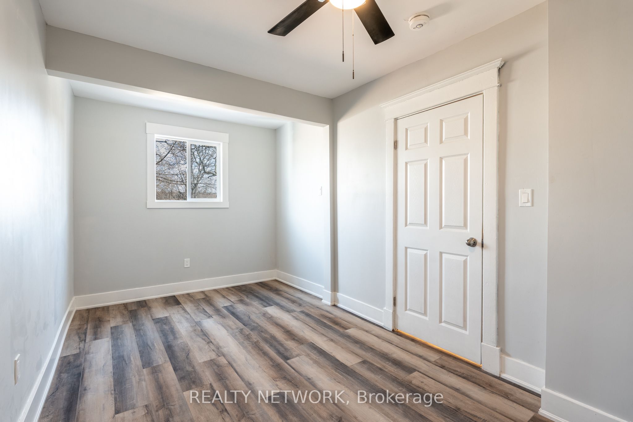 189 Britannia Ave Property Photo 33