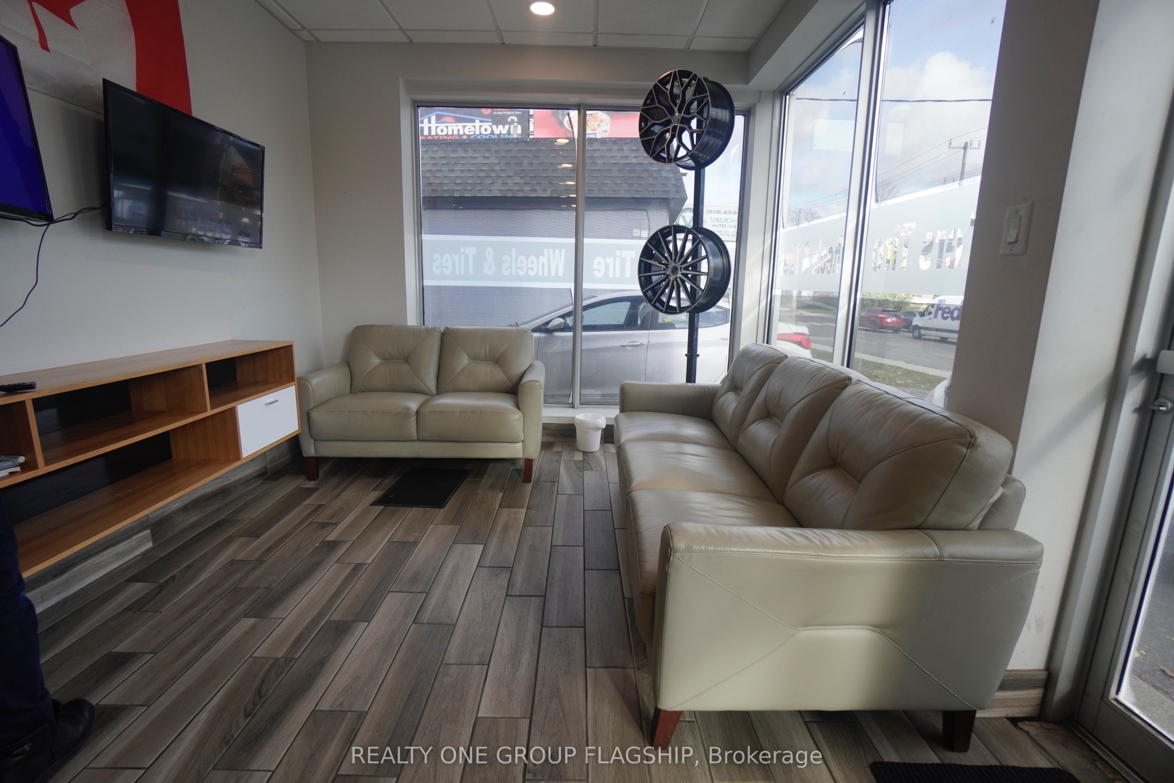 205 Wharncliffe Road Property Photo 11