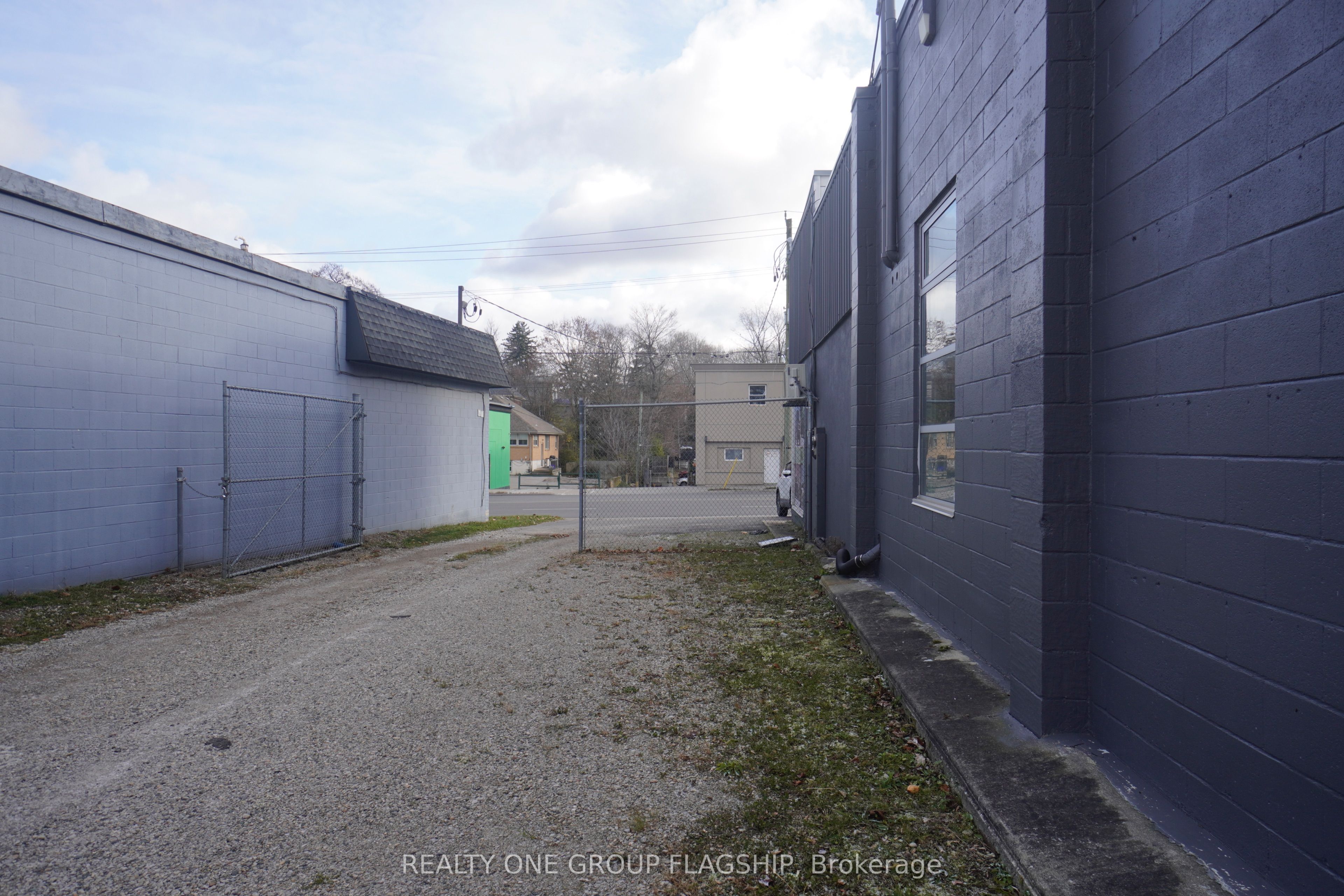 205 Wharncliffe Road Property Photo 21