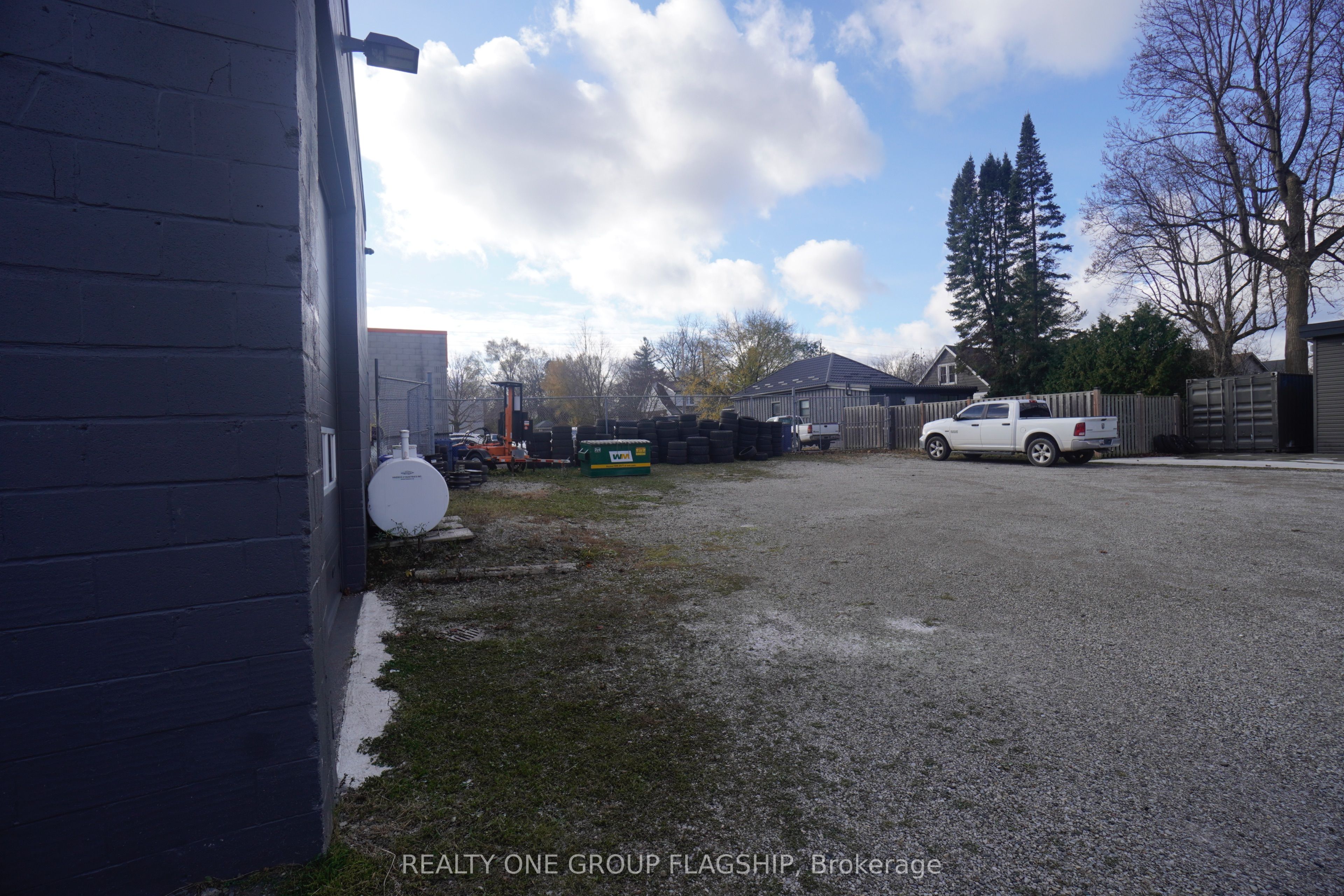 205 Wharncliffe Road Property Photo 22