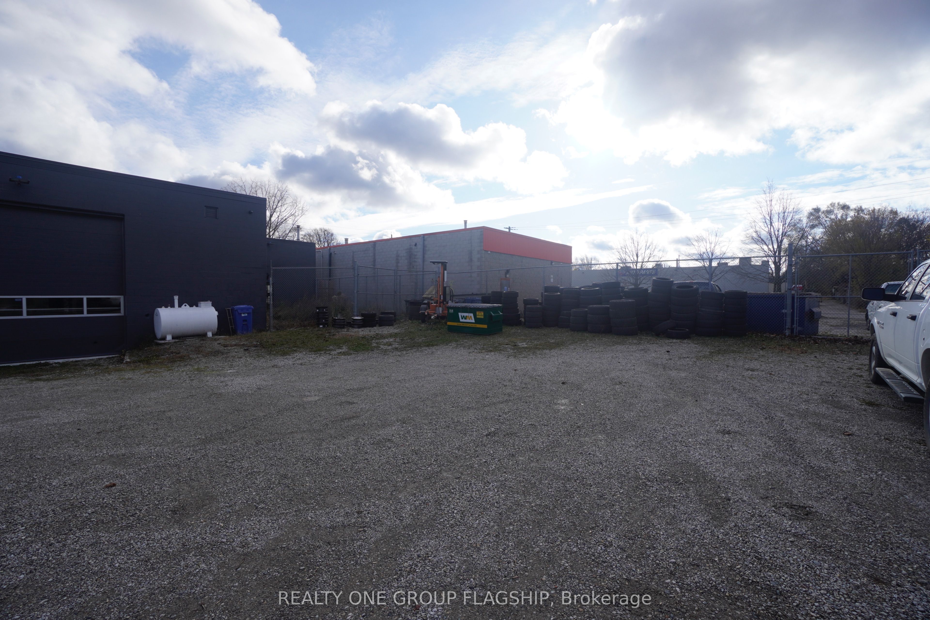 205 Wharncliffe Road Property Photo 24