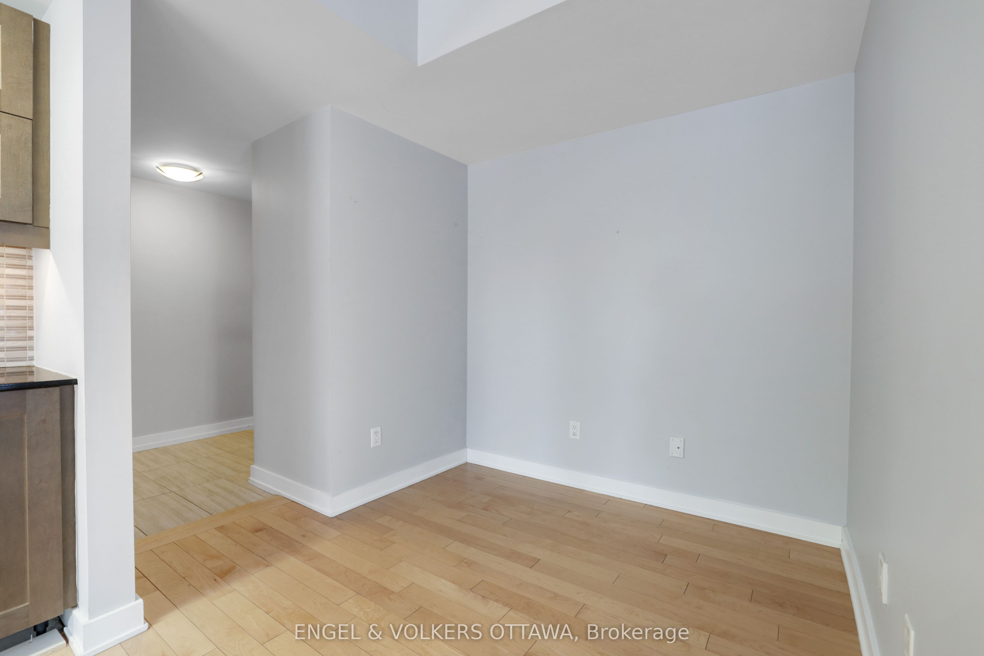 #404 - 179 Metcalfe Street Property Photo 6