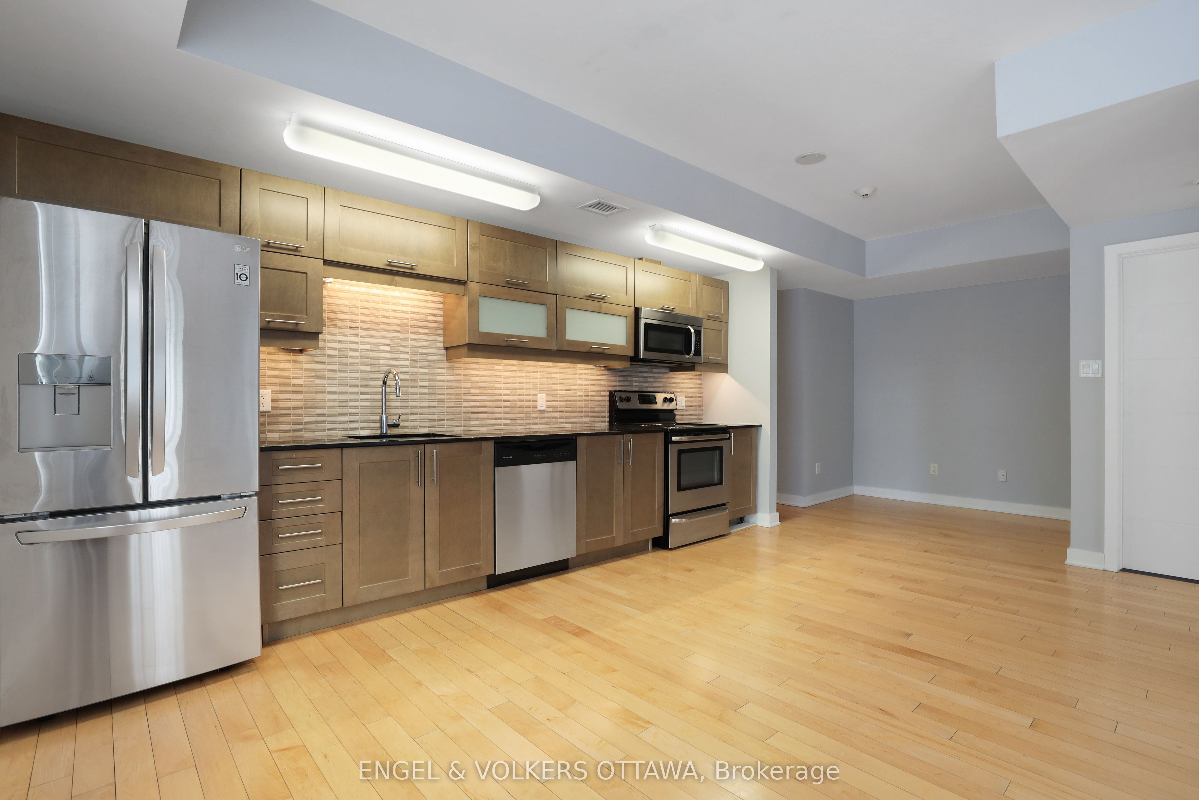 #404 - 179 Metcalfe Street Property Photo 10