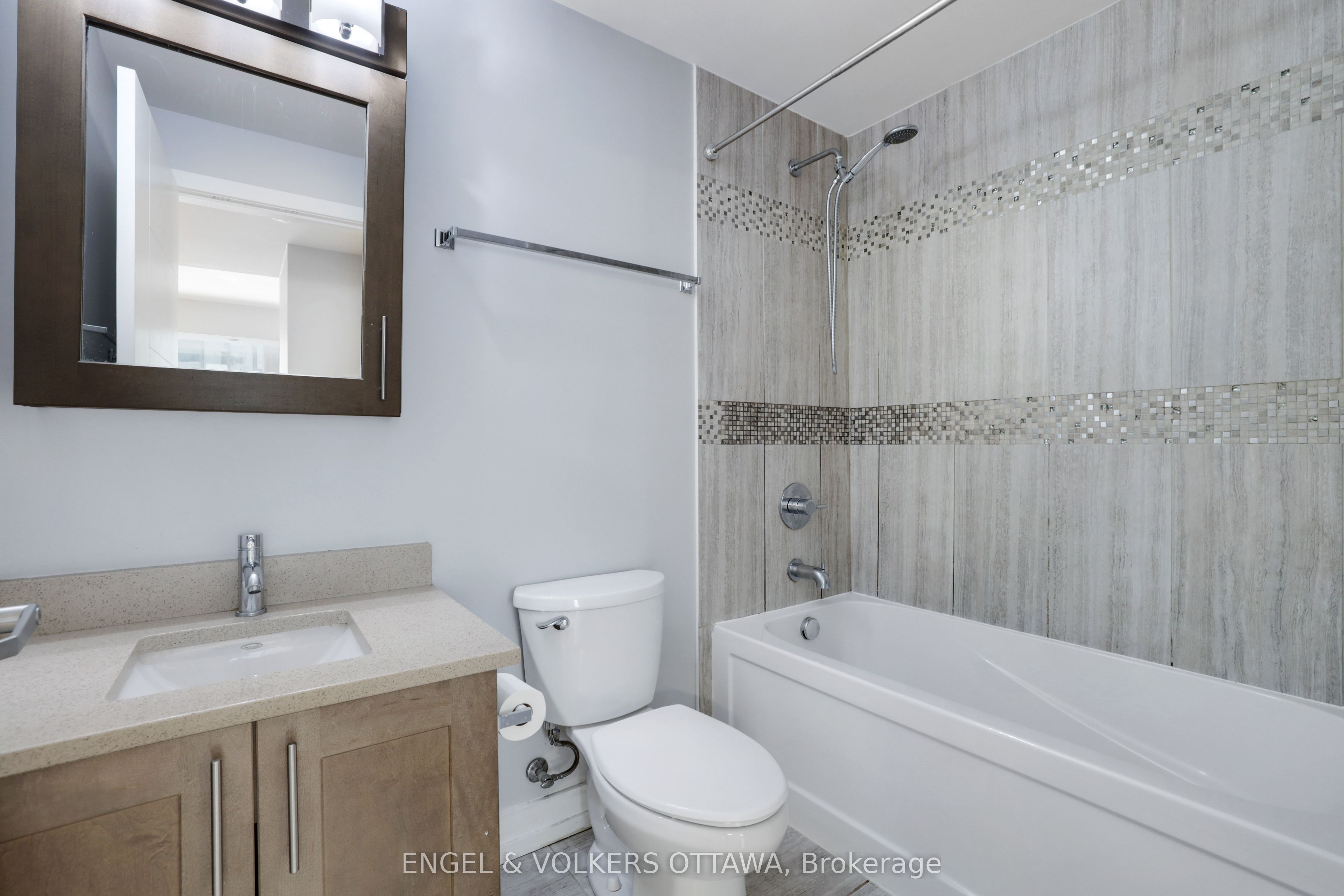 #404 - 179 Metcalfe Street Property Photo 17