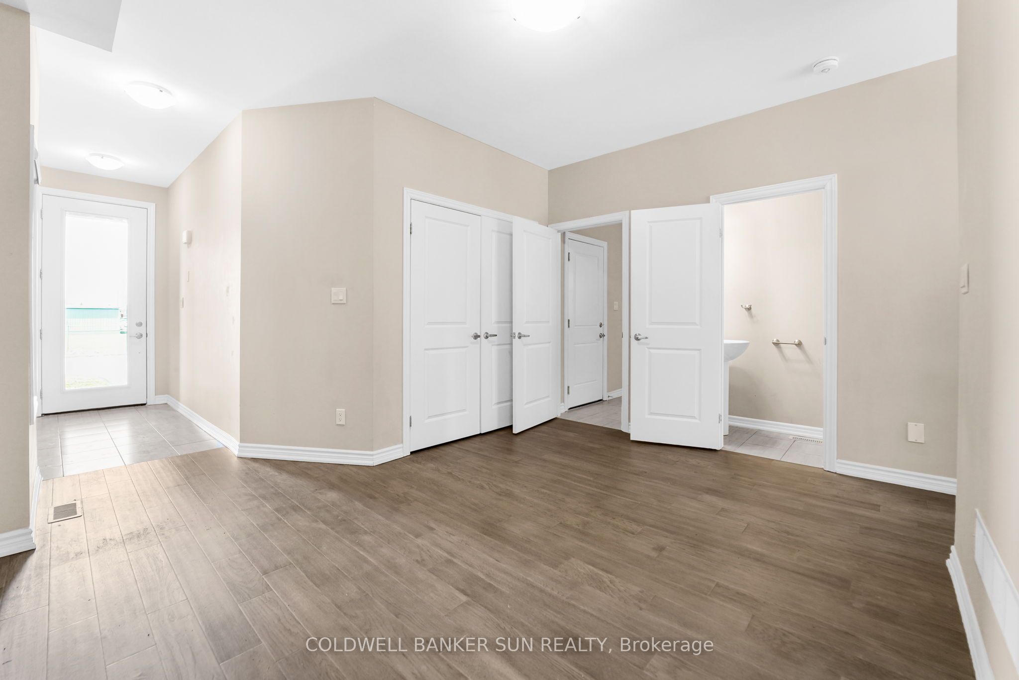 107 Louise Street Property Photo 6