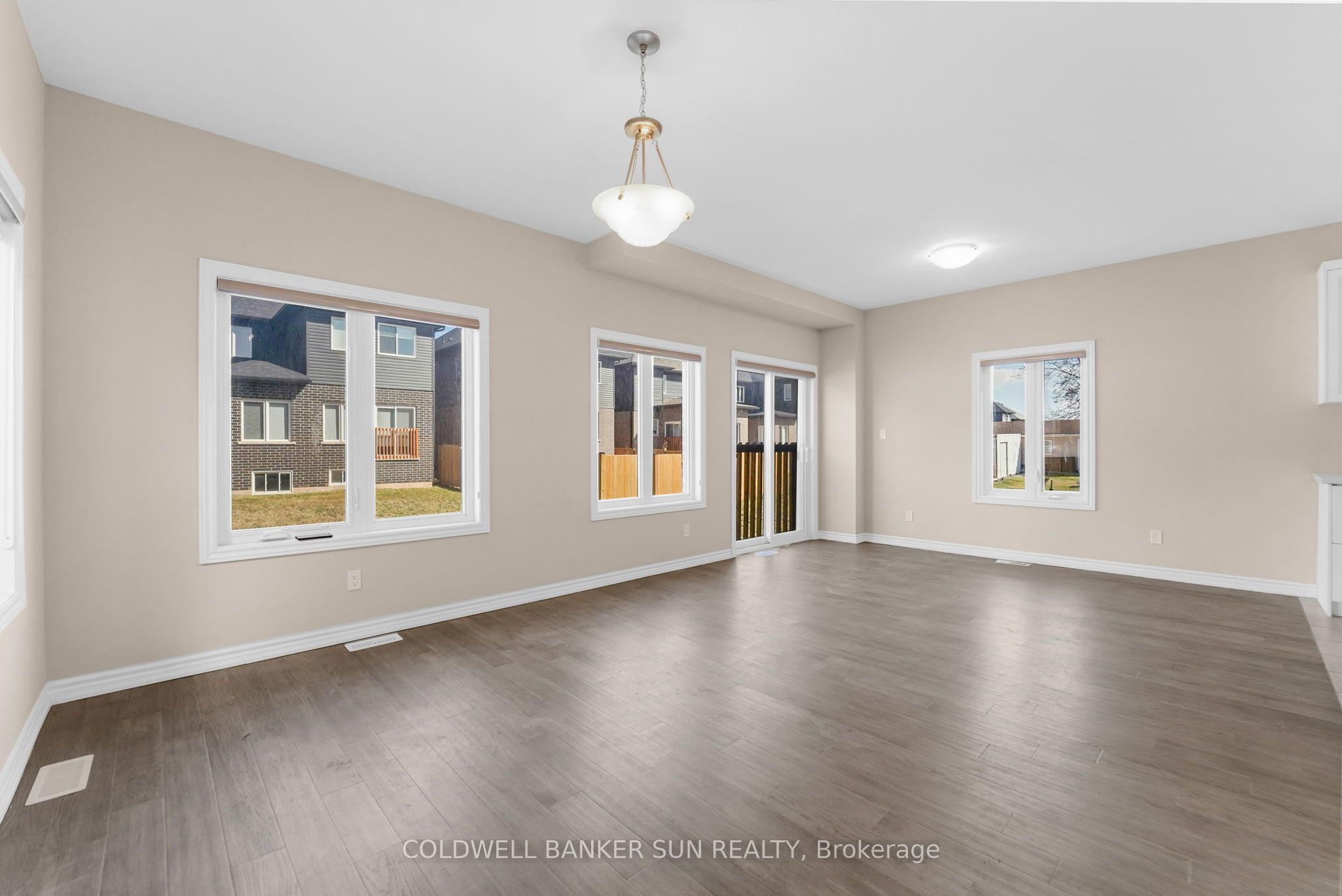 107 Louise Street Property Photo 8