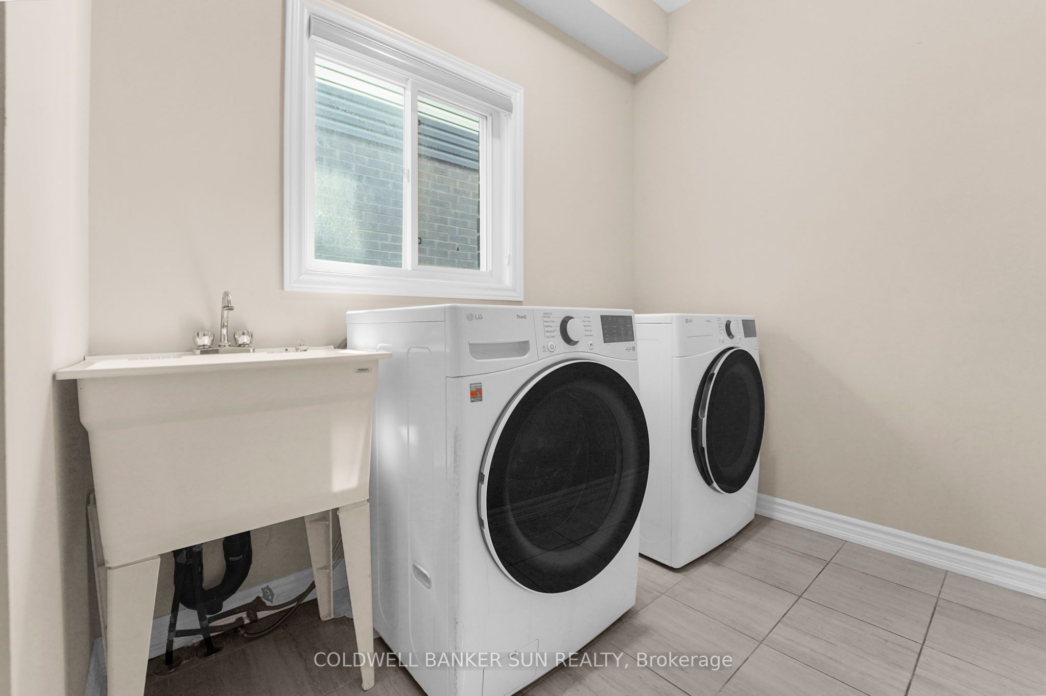 107 Louise Street Property Photo 32