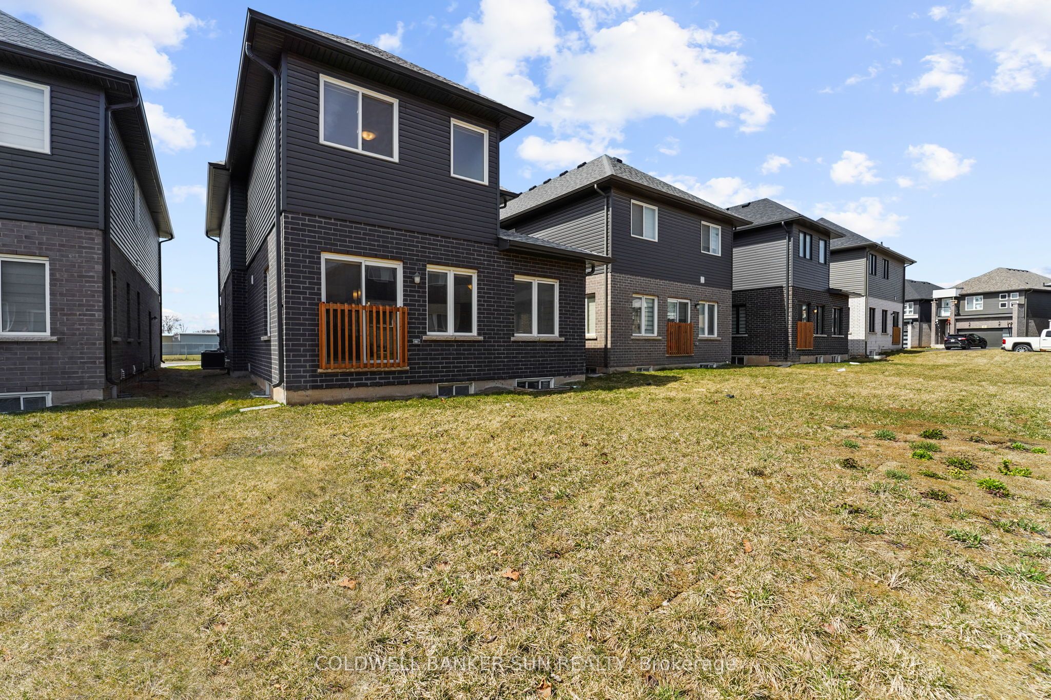 107 Louise Street Property Photo 39