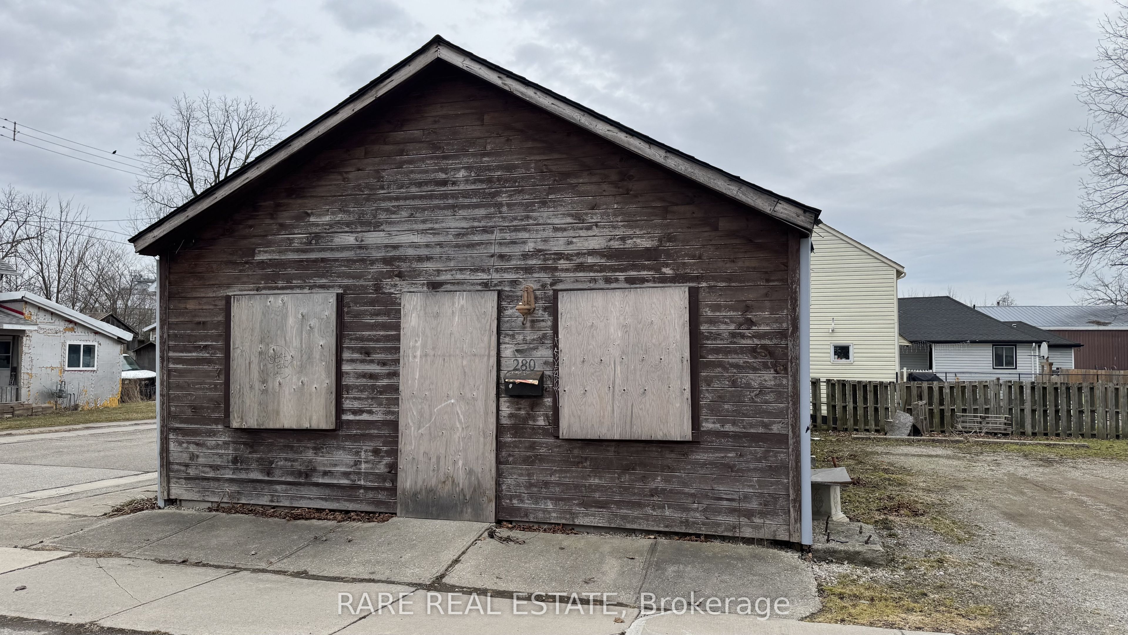 280 Park Street Property Photo 2