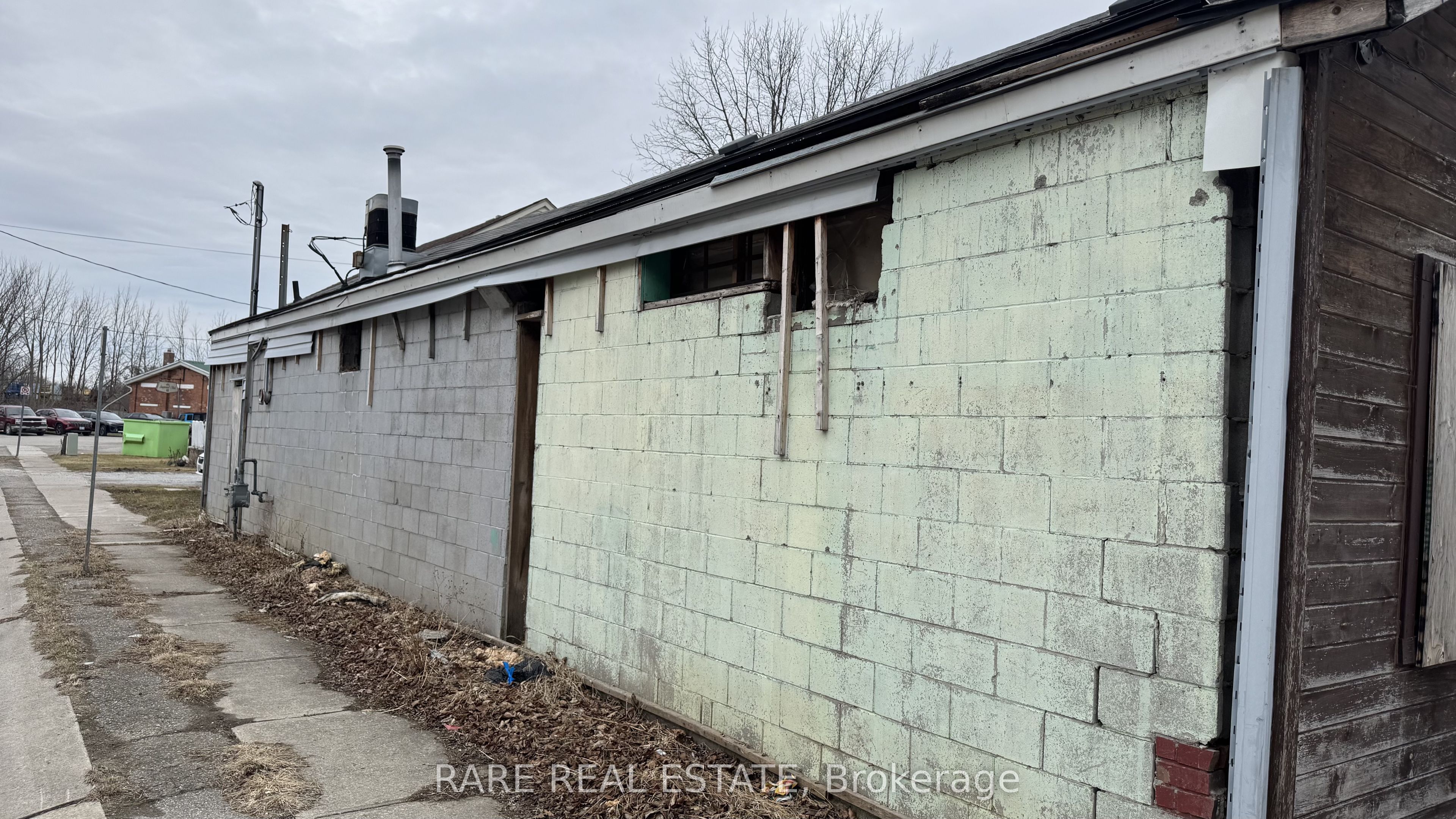 280 Park Street Property Photo 3