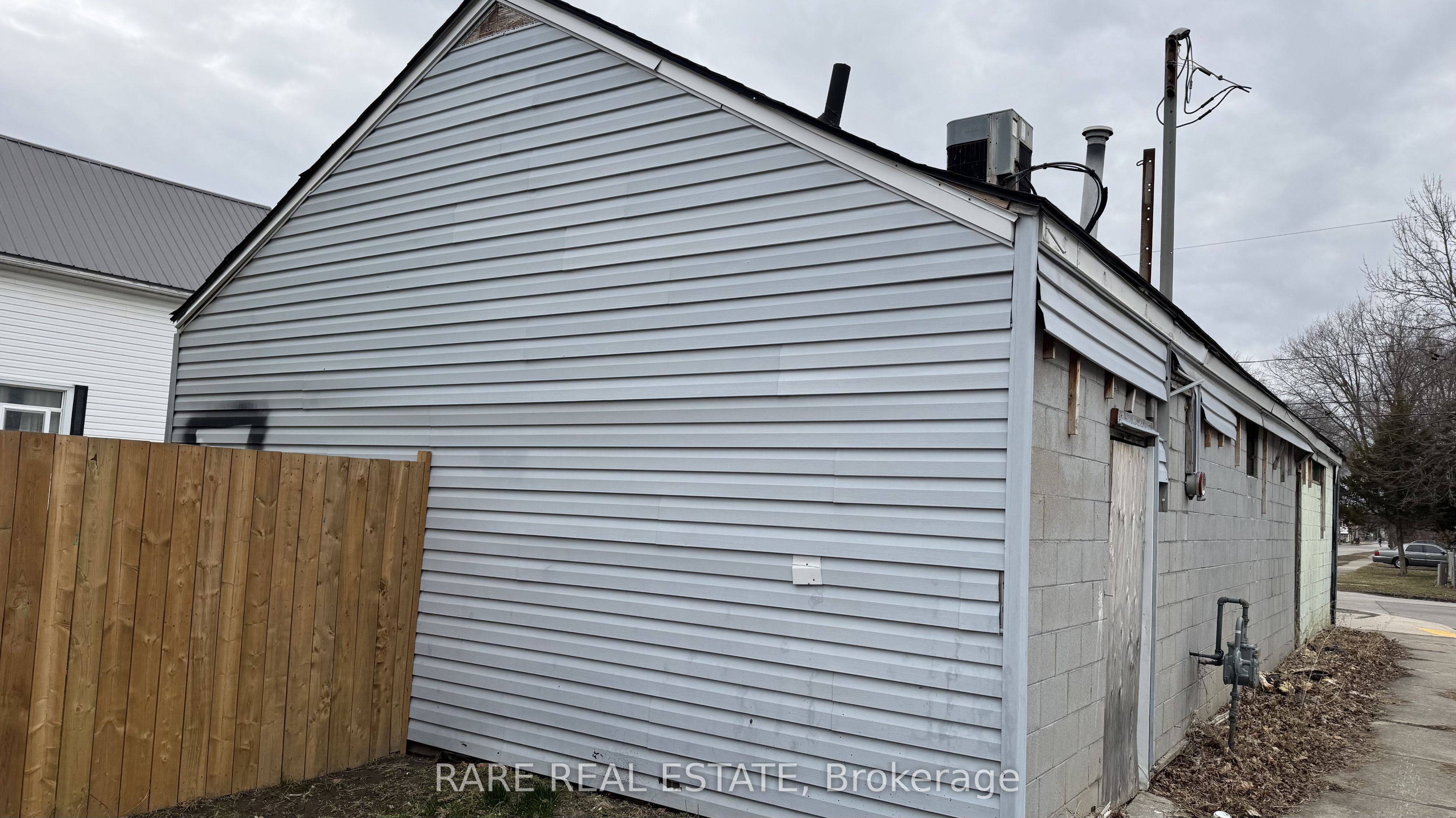 280 Park Street Property Photo 5